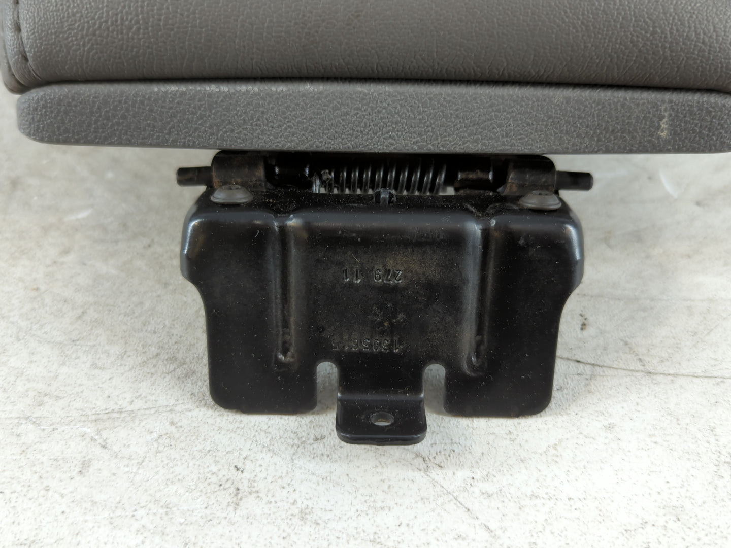 2012 Chevrolet Malibu Center Console Armrest Cover Lid P/N:1393615 Fits OEM Used Auto Parts - Oemusedautoparts1.com
