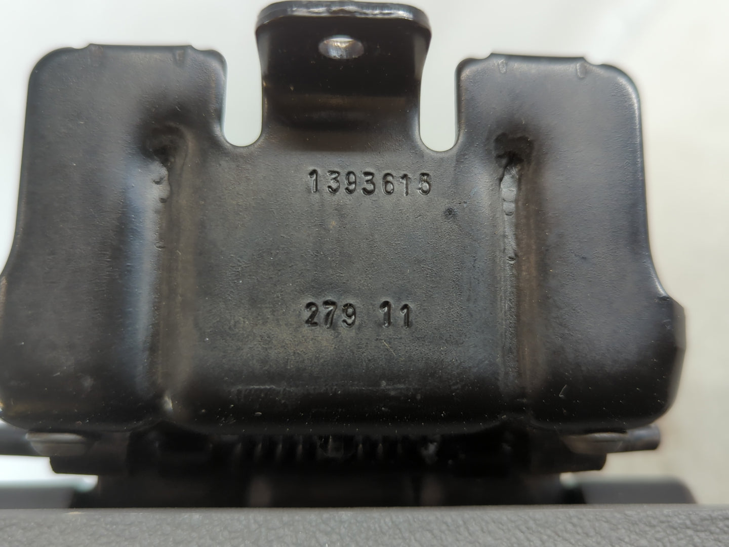 2012 Chevrolet Malibu Center Console Armrest Cover Lid P/N:1393615 Fits OEM Used Auto Parts - Oemusedautoparts1.com