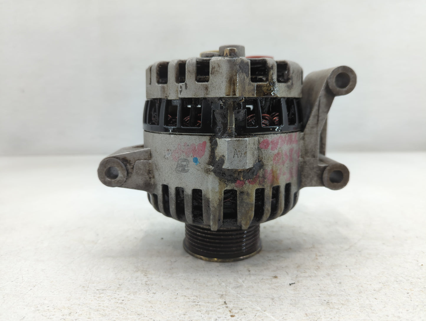 2004-2005 Ford E-350 Club Wagon Alternator Replacement Generator Charging Assembly Engine OEM Fits OEM Used Auto Parts - Oemusedautoparts1.com