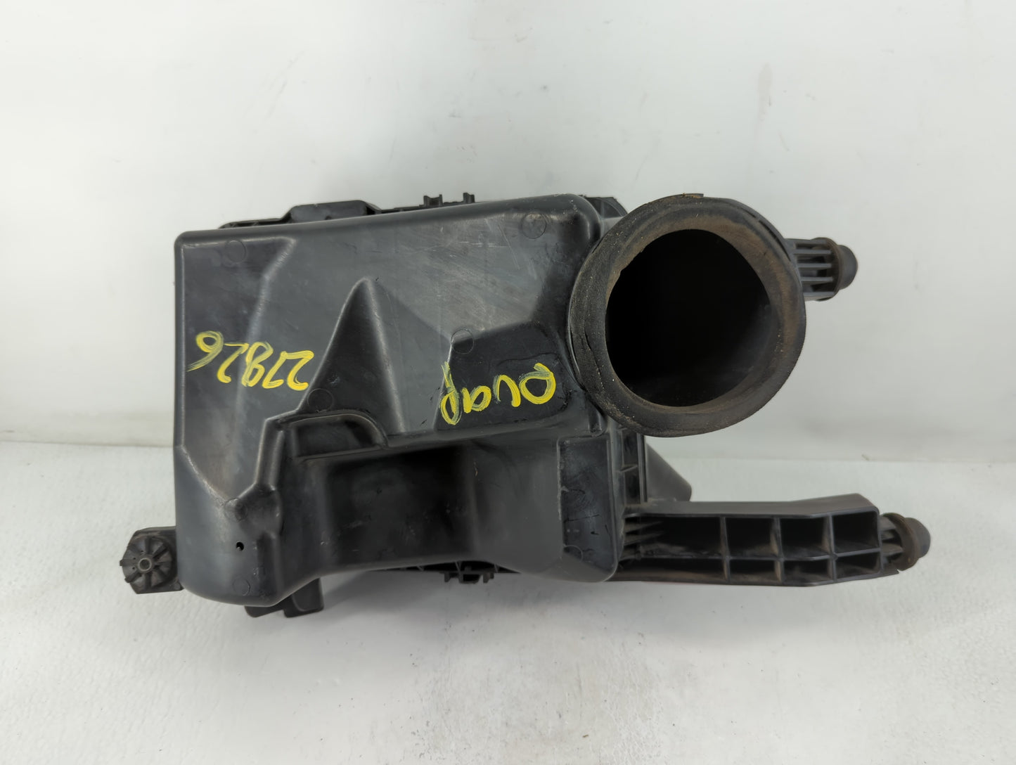 2004-2007 Saturn Vue Air Cleaner Intake-duct Hose Tube - Oemusedautoparts1.com