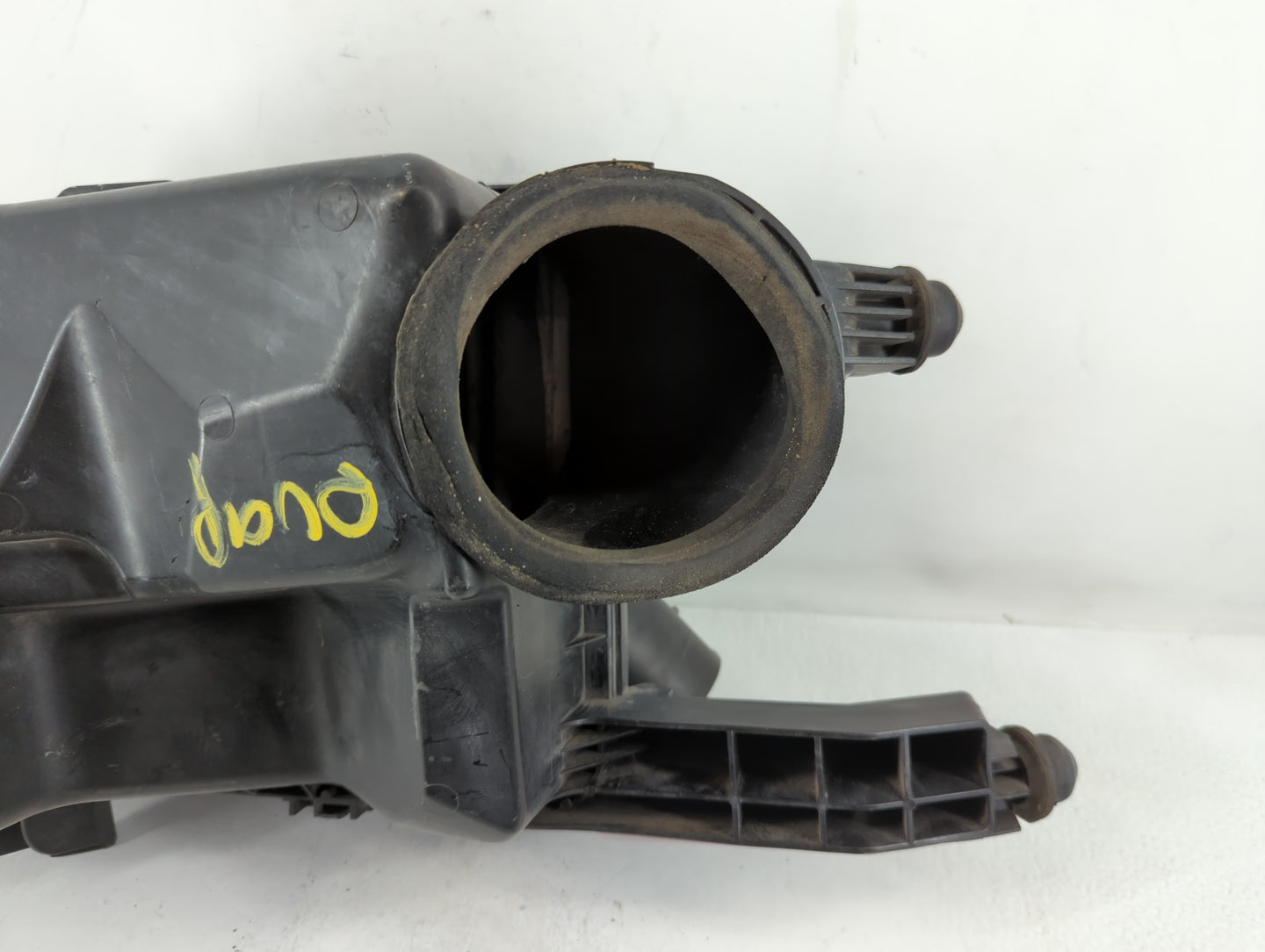 2004-2007 Saturn Vue Air Cleaner Intake-duct Hose Tube - Oemusedautoparts1.com