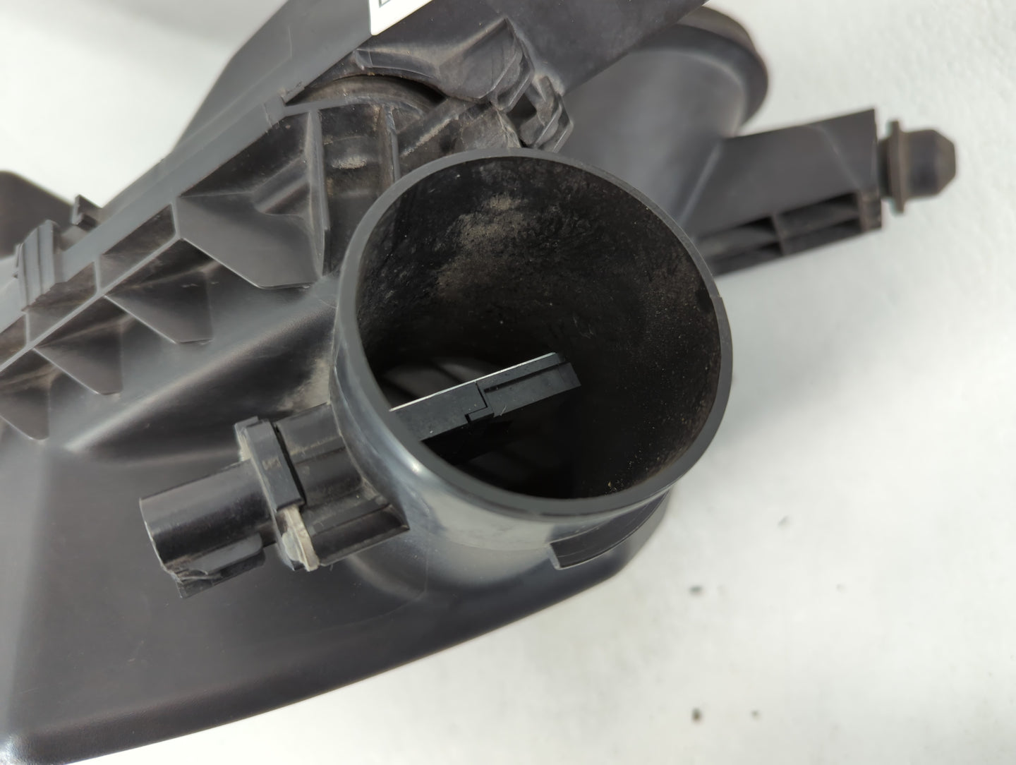 2004-2007 Saturn Vue Air Cleaner Intake-duct Hose Tube - Oemusedautoparts1.com
