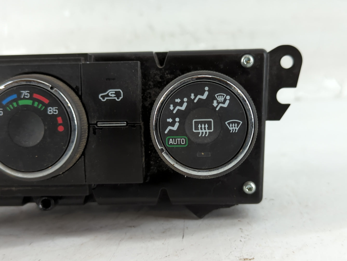 2009 Saturn Vue Climate Control Module Temperature AC/Heater Replacement P/N:25974488 Fits OEM Used Auto Parts - Oemusedautoparts1.com