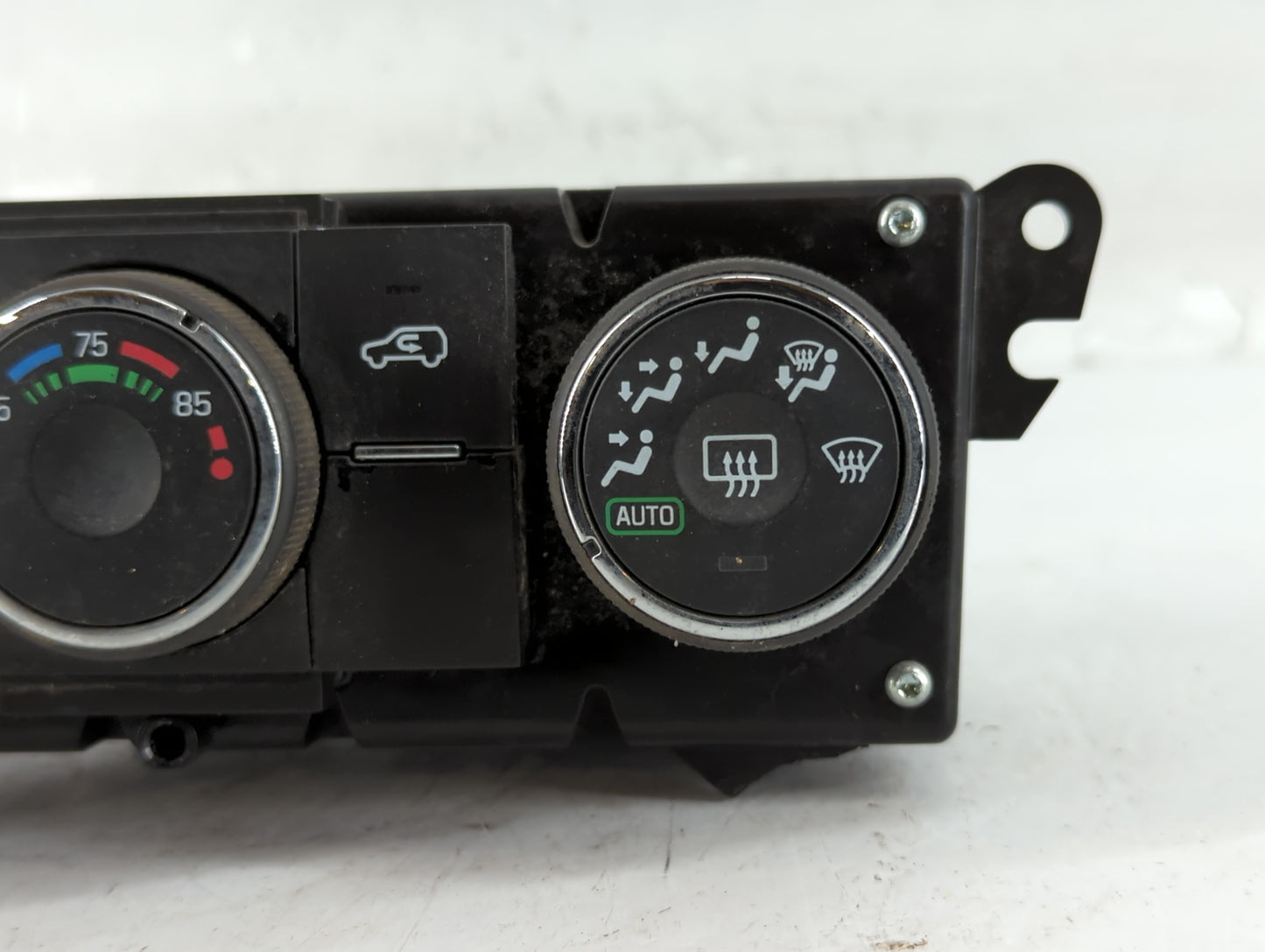 2009 Saturn Vue Climate Control Module Temperature AC/Heater Replacement P/N:25974488 Fits OEM Used Auto Parts - Oemusedautoparts1.com
