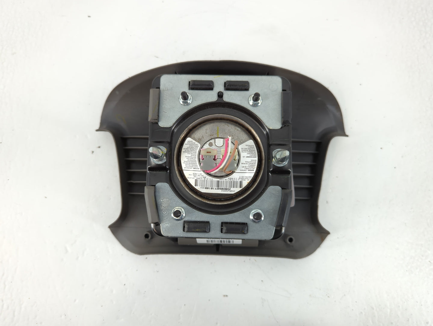 2007-2011 Buick Lucerne Air Bag Driver Left Steering Wheel Mounted P/N:34052985A Fits Fits 2007 2008 2009 2010 2011 OEM Used Auto Parts - Oemusedautoparts1.com