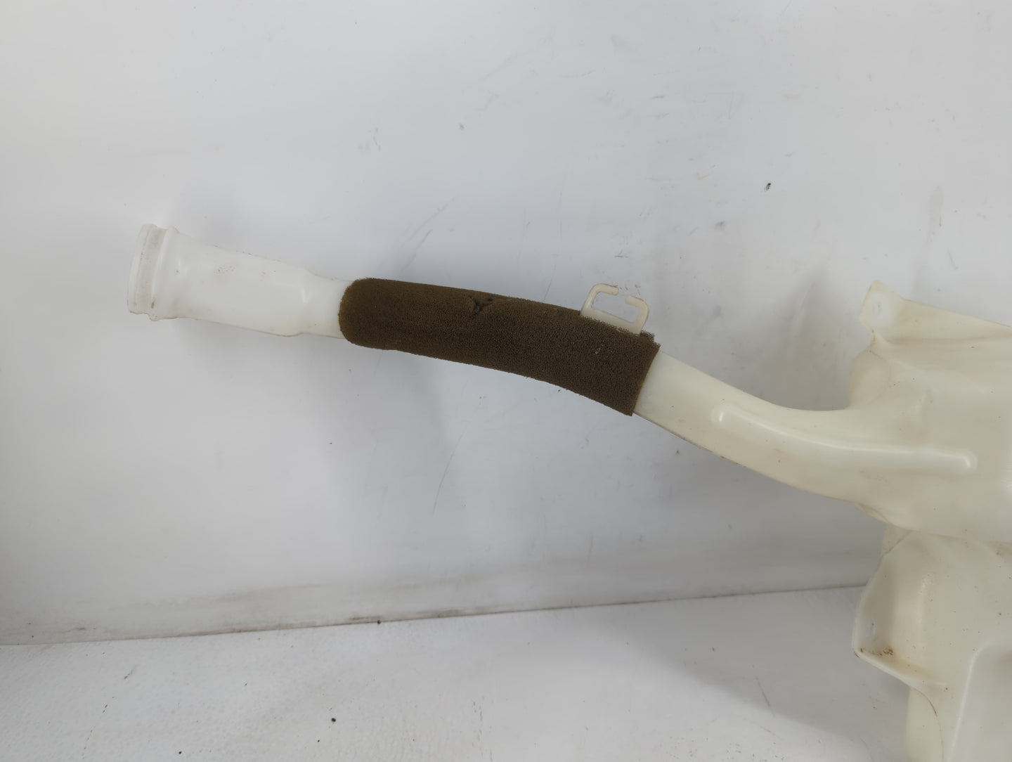 2007-2009 Gmc Acadia Windshield Washer Fluid Reservoir Bottle Oem - Oemusedautoparts1.com