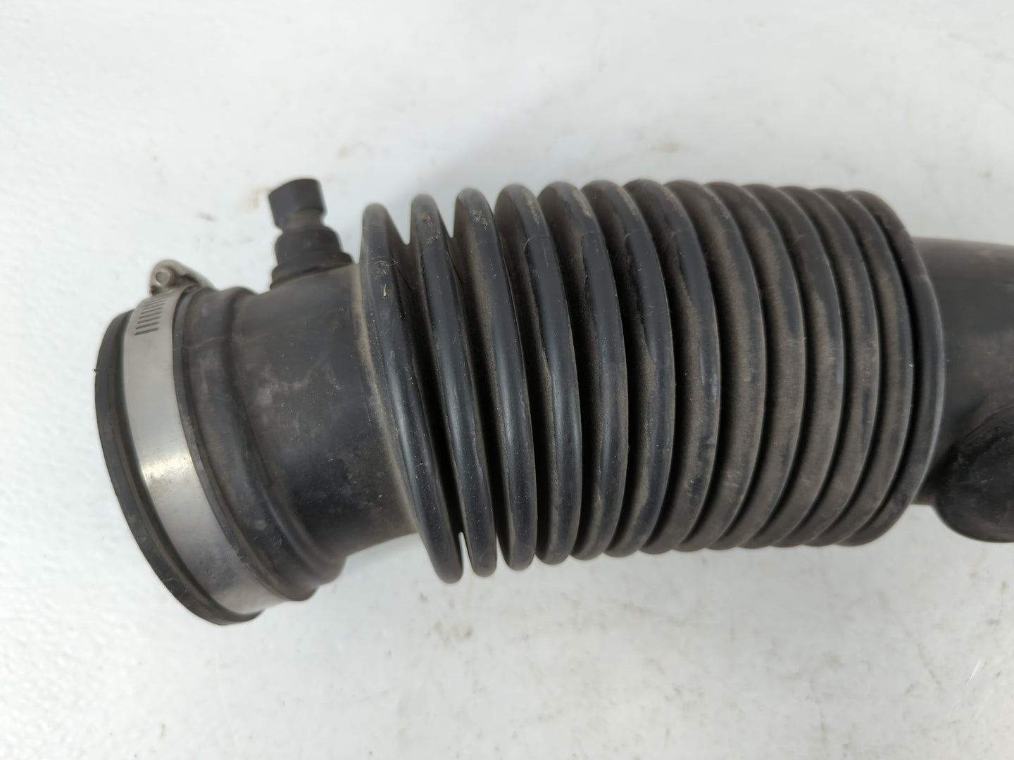2004 Chevrolet Trailblazer Air Cleaner Intake Duct Hose Tube - Oemusedautoparts1.com