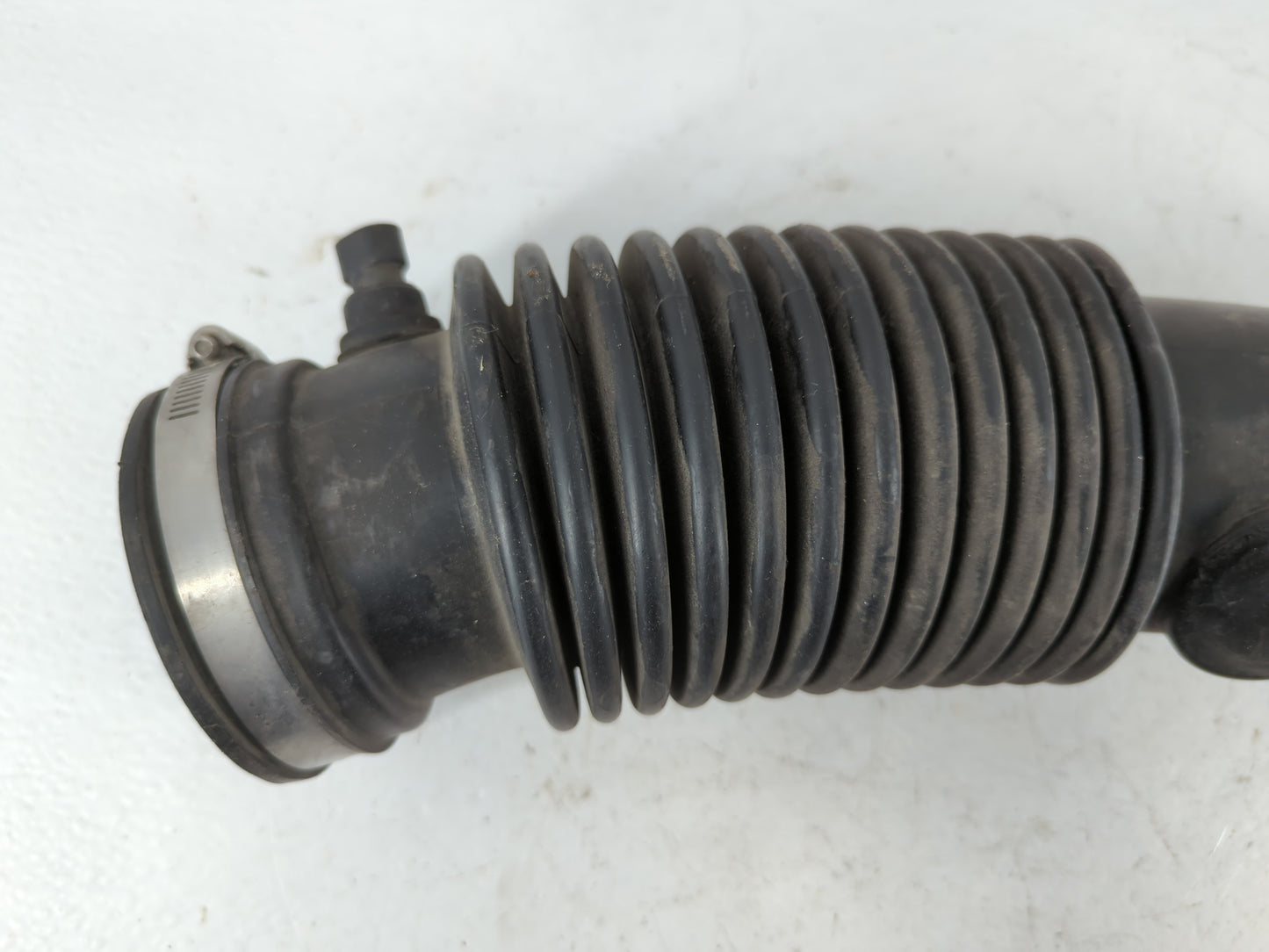 2004 Chevrolet Trailblazer Air Cleaner Intake Duct Hose Tube - Oemusedautoparts1.com