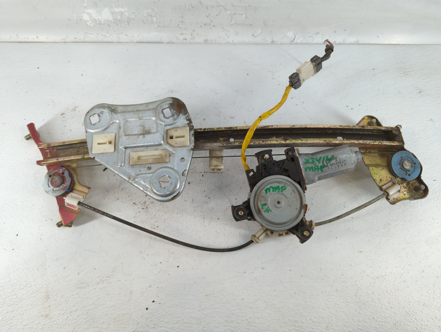 Mitsubishi Eclips Driver Left Front Window Regulator - Oemusedautoparts1.com