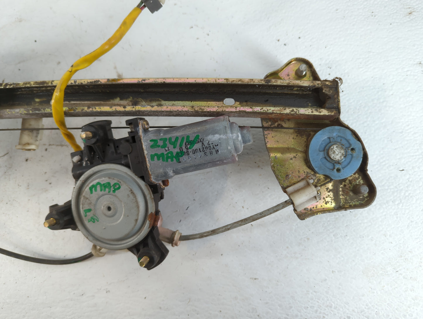 Mitsubishi Eclips Driver Left Front Window Regulator - Oemusedautoparts1.com