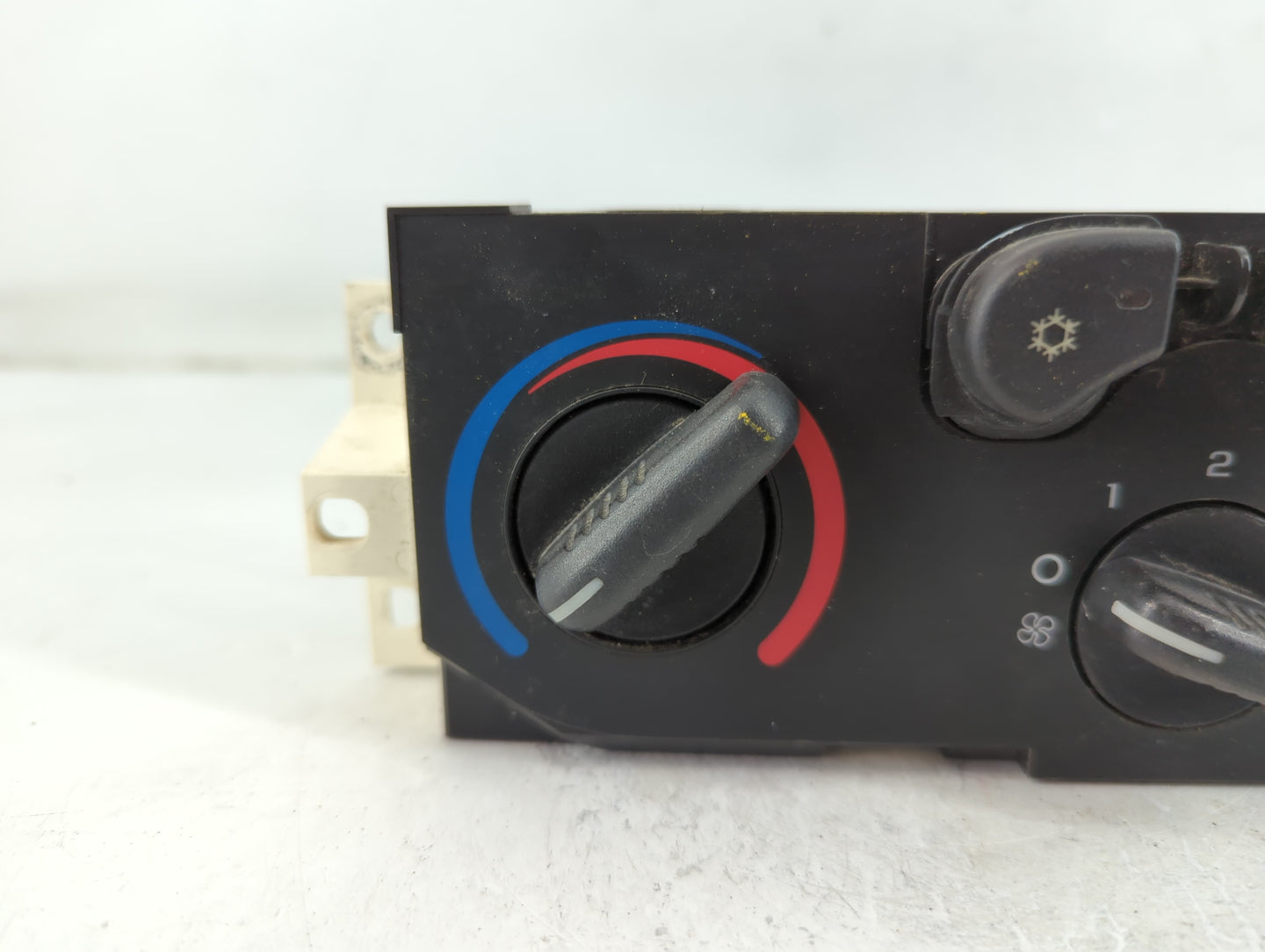 2004-2012 Gmc Canyon Climate Control Module Temperature AC/Heater Replacement P/N:152385155347 Fits OEM Used Auto Parts - Oemusedautoparts1.com