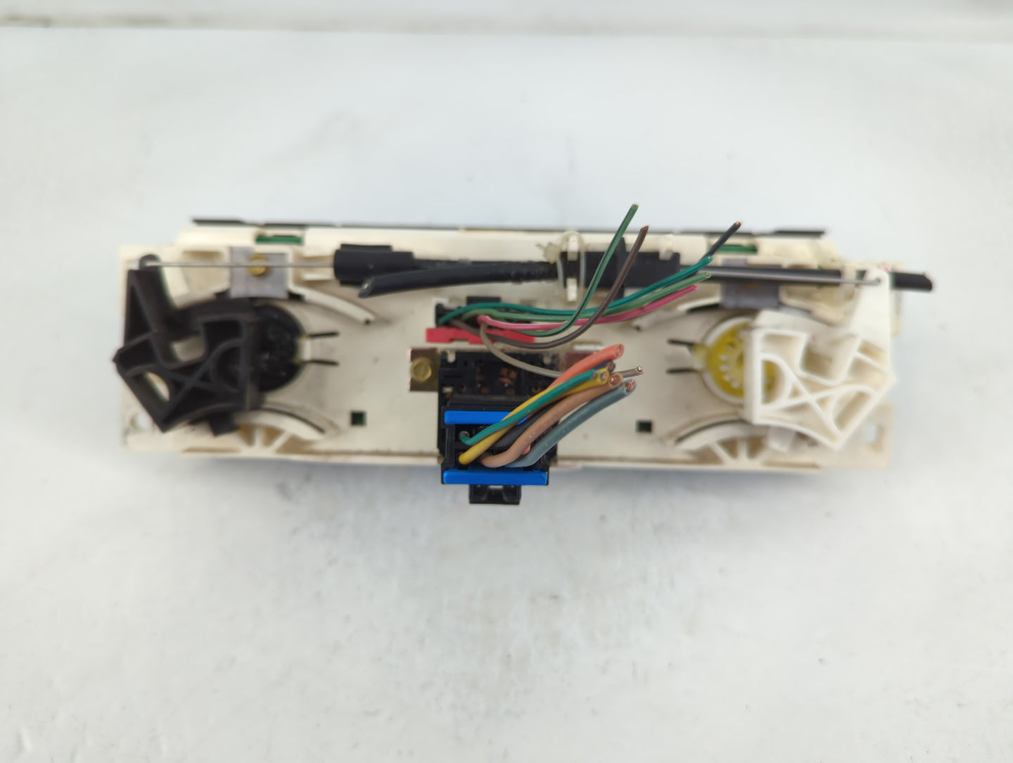 2004-2012 Gmc Canyon Climate Control Module Temperature AC/Heater Replacement P/N:152385155347 Fits OEM Used Auto Parts - Oemusedautoparts1.com