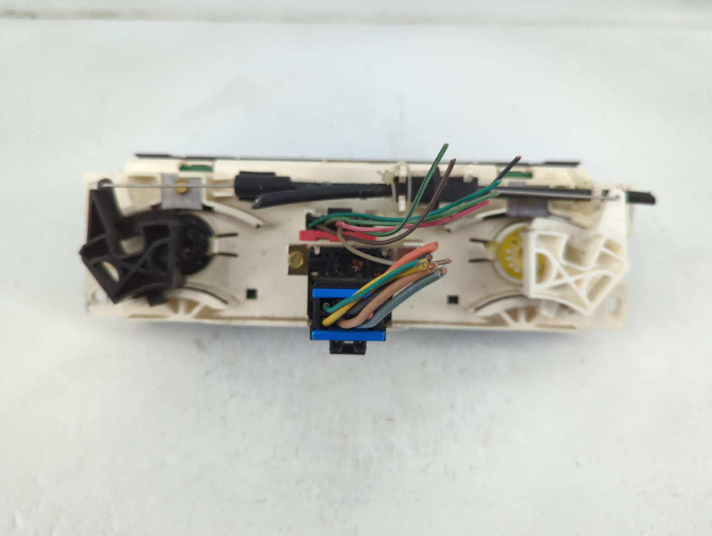 2004-2012 Gmc Canyon Climate Control Module Temperature AC/Heater Replacement P/N:152385155347 Fits OEM Used Auto Parts - Oemusedautoparts1.com