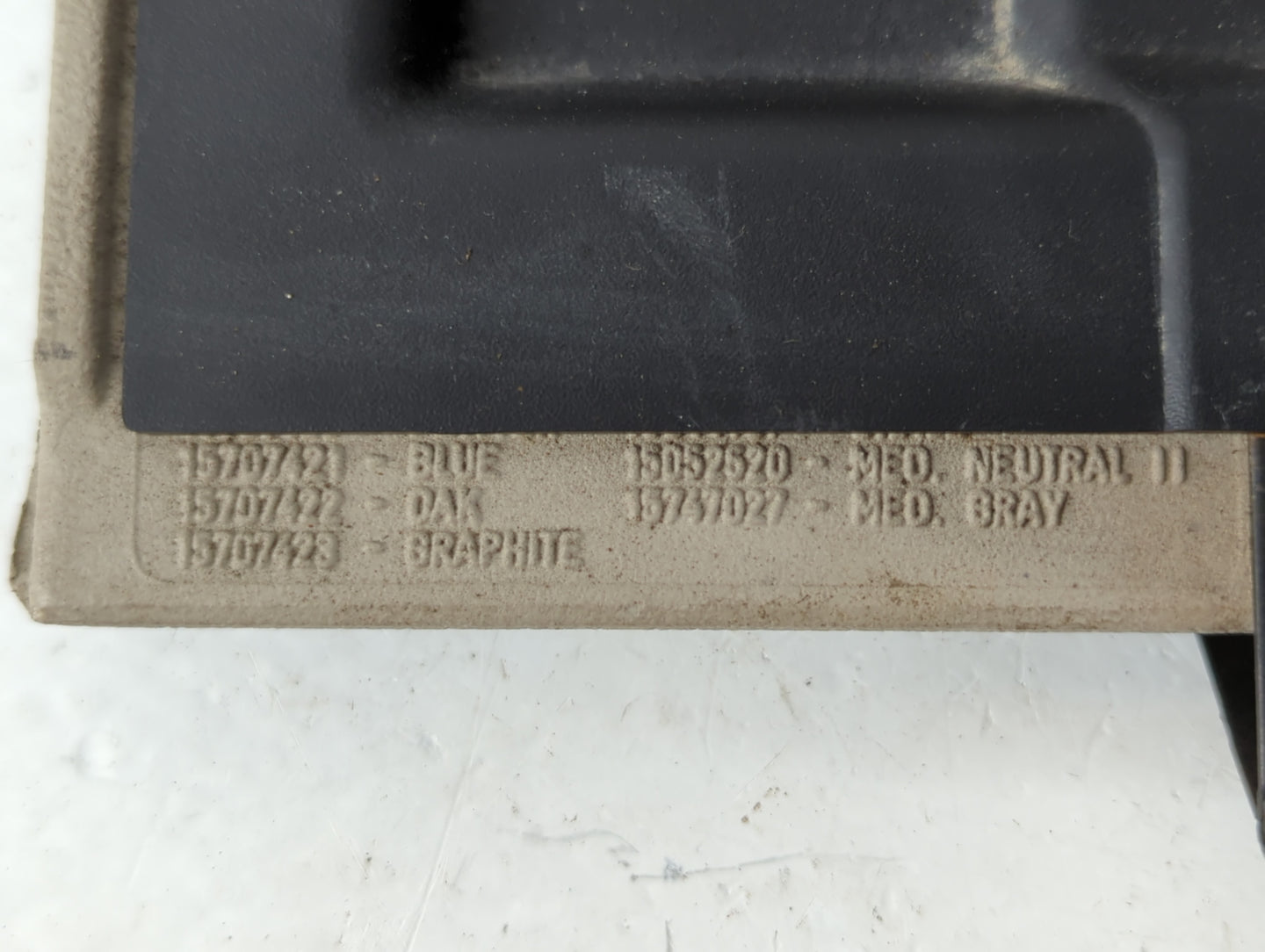 2002 Cadillac Escalade Passenger Glove Box Door Storage Compartment - Oemusedautoparts1.com