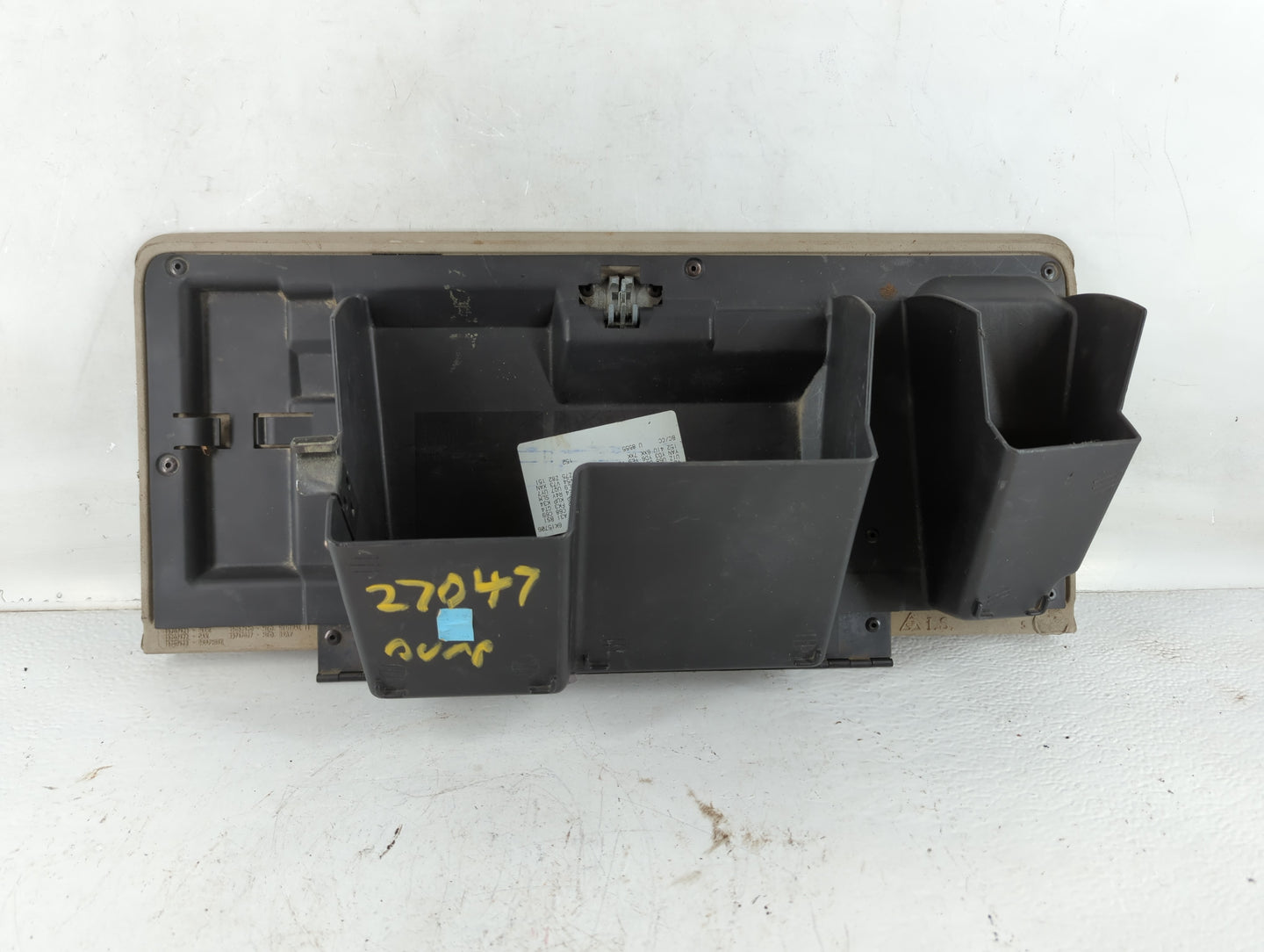 2002 Cadillac Escalade Passenger Glove Box Door Storage Compartment - Oemusedautoparts1.com