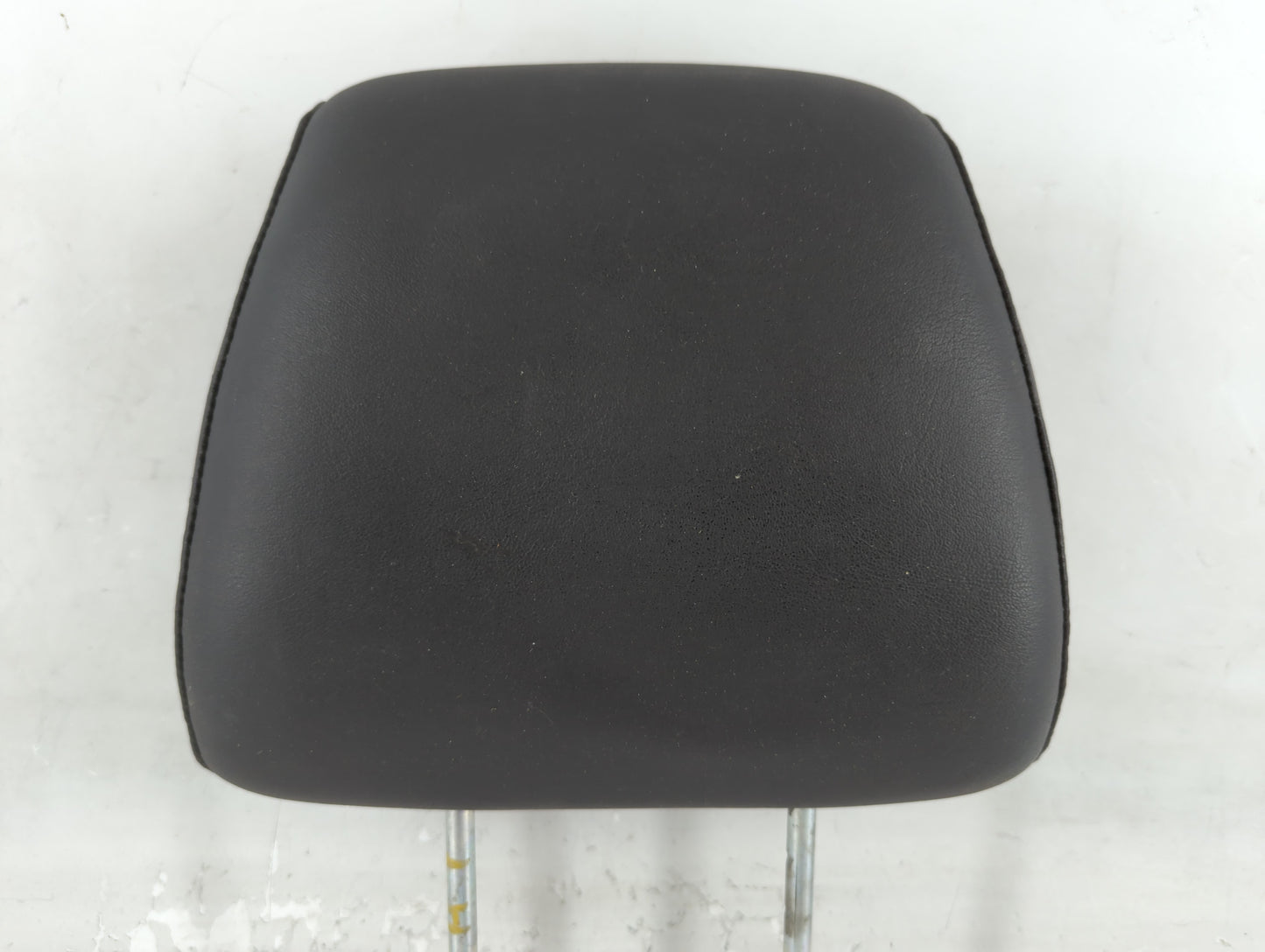 2006 Pontiac Torrent Headrest Head Rest Front Driver Passenger Seat Fits OEM Used Auto Parts - Oemusedautoparts1.com