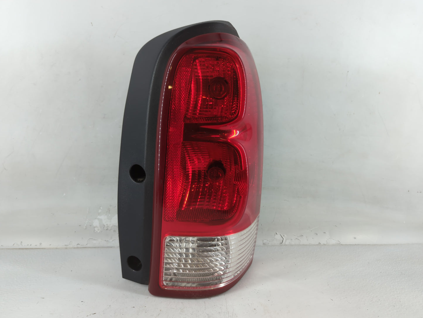 2005-2009 Chevrolet Uplander Rear Center Lid Brake Light Tail Light Fits Fits 2005 2006 2007 2008 2009 OEM Used Auto Parts - Oemusedautoparts1.com