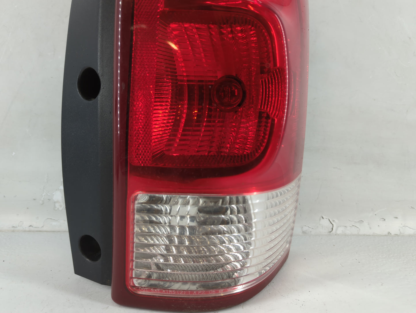 2005-2009 Chevrolet Uplander Rear Center Lid Brake Light Tail Light Fits Fits 2005 2006 2007 2008 2009 OEM Used Auto Parts - Oemusedautoparts1.com