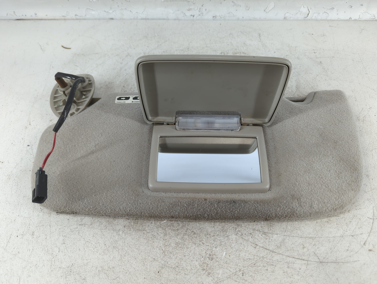 2006 Chevrolet Trail Blazer Sun Visor Shade Replacement Driver Left Mirror Fits Fits 2005 2007 OEM Used Auto Parts - Oemusedautoparts1.com