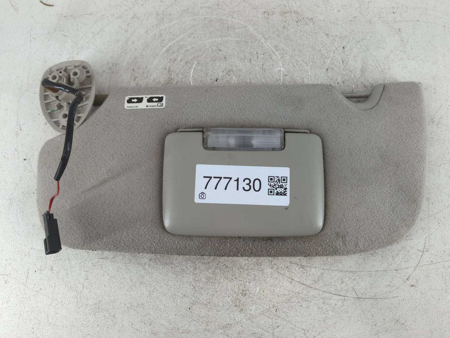 2006 Chevrolet Trail Blazer Sun Visor Shade Replacement Driver Left Mirror Fits Fits 2005 2007 OEM Used Auto Parts - Oemusedautoparts1.com