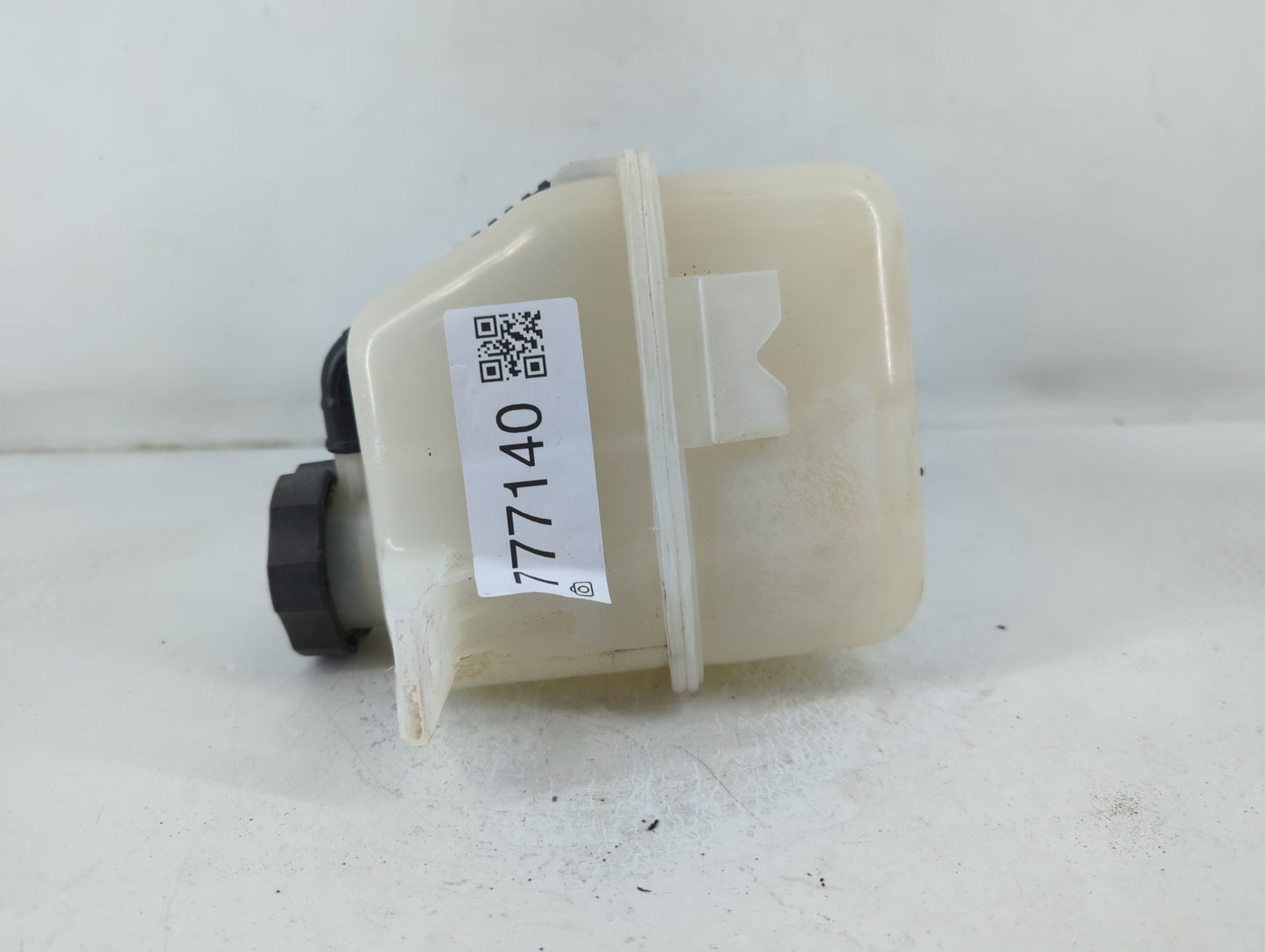 2006-2009 Pontiac Torrent Radiator Coolant Overflow Expansion Tank Bottle - Oemusedautoparts1.com