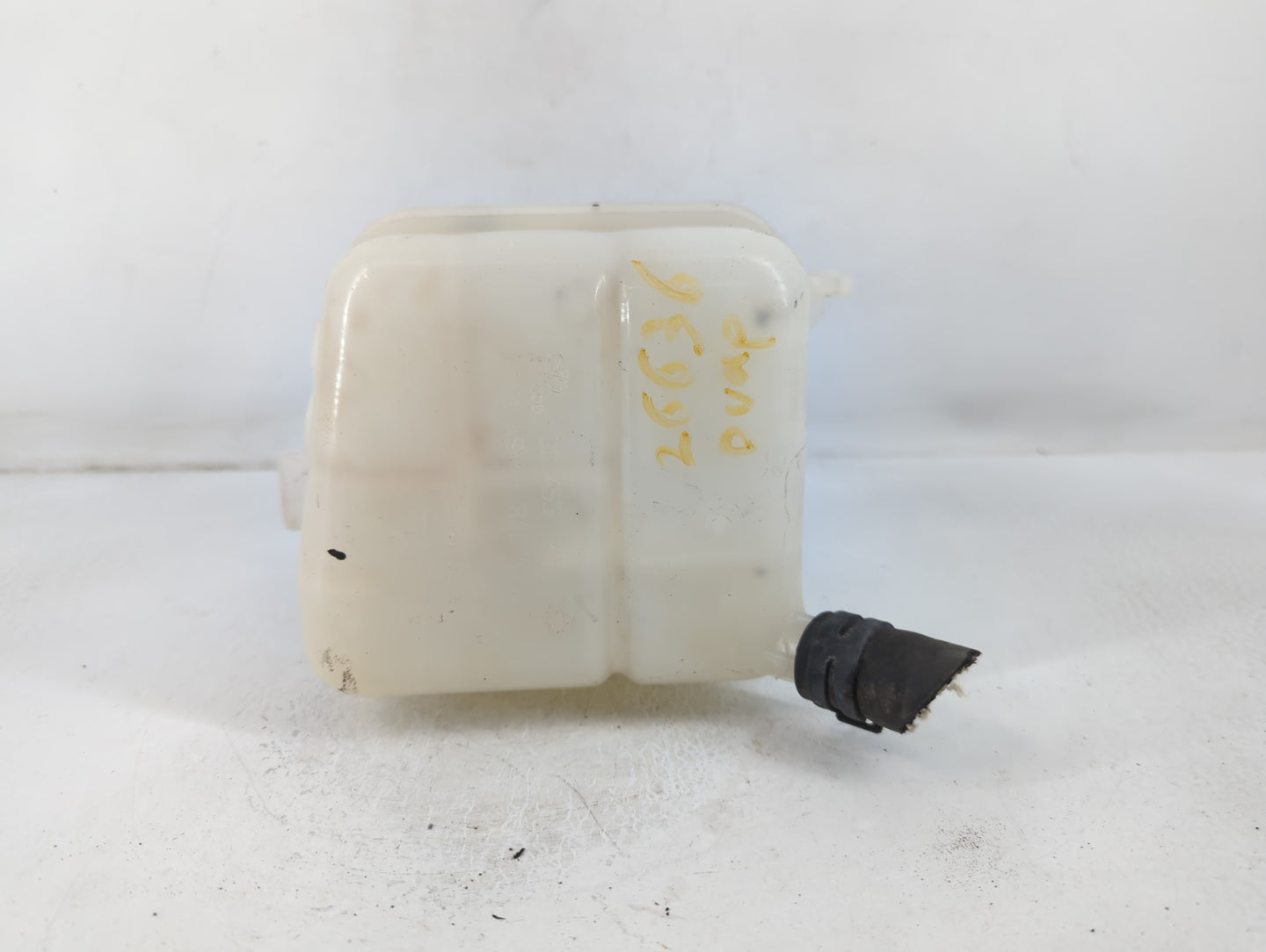 2006-2009 Pontiac Torrent Radiator Coolant Overflow Expansion Tank Bottle - Oemusedautoparts1.com