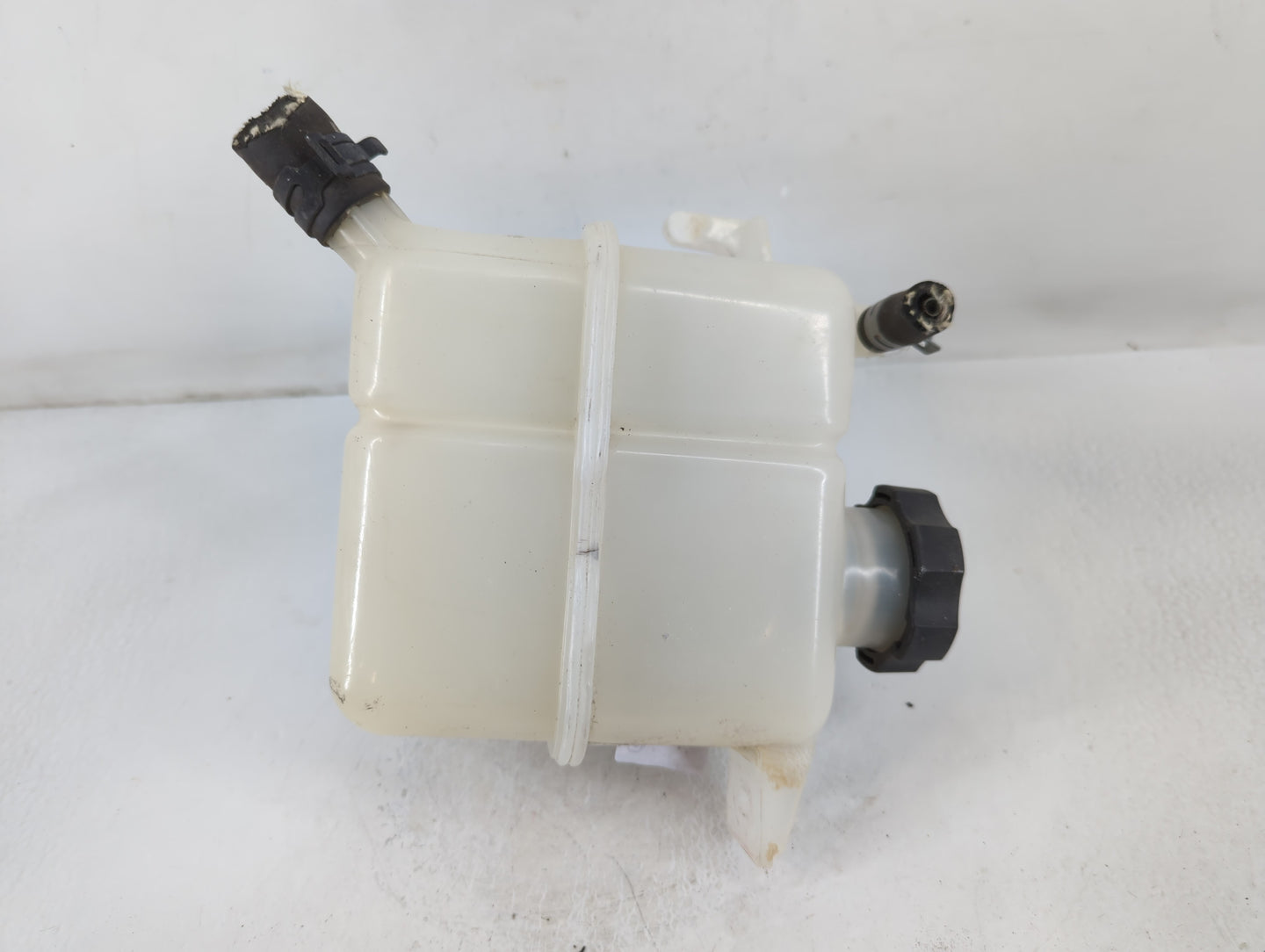 2006-2009 Pontiac Torrent Radiator Coolant Overflow Expansion Tank Bottle - Oemusedautoparts1.com