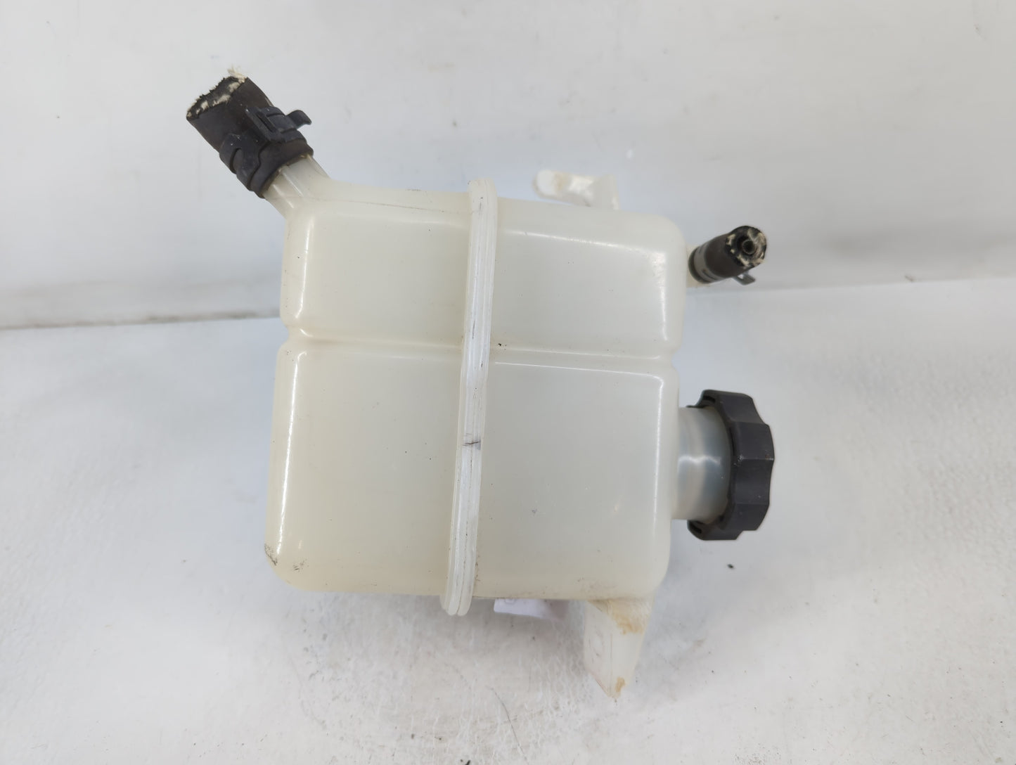 2006-2009 Pontiac Torrent Radiator Coolant Overflow Expansion Tank Bottle - Oemusedautoparts1.com