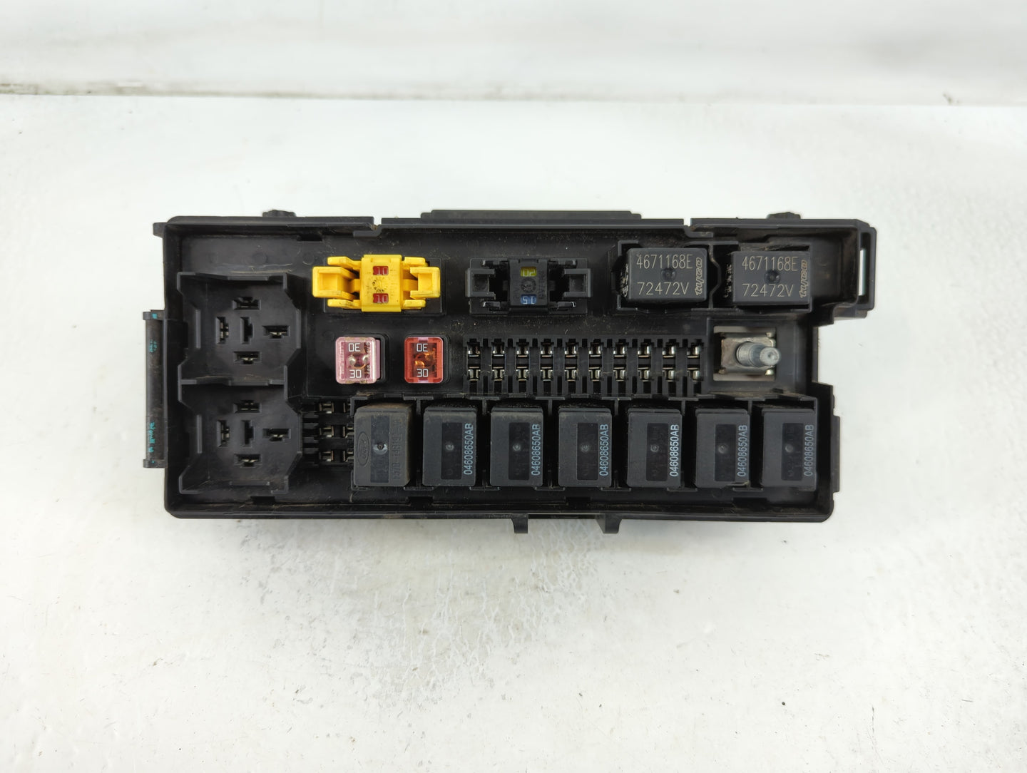 2009-2009 Jeep Commander Fusebox Fuse Box Relay Module Tipm 04692216aa - Oemusedautoparts1.com