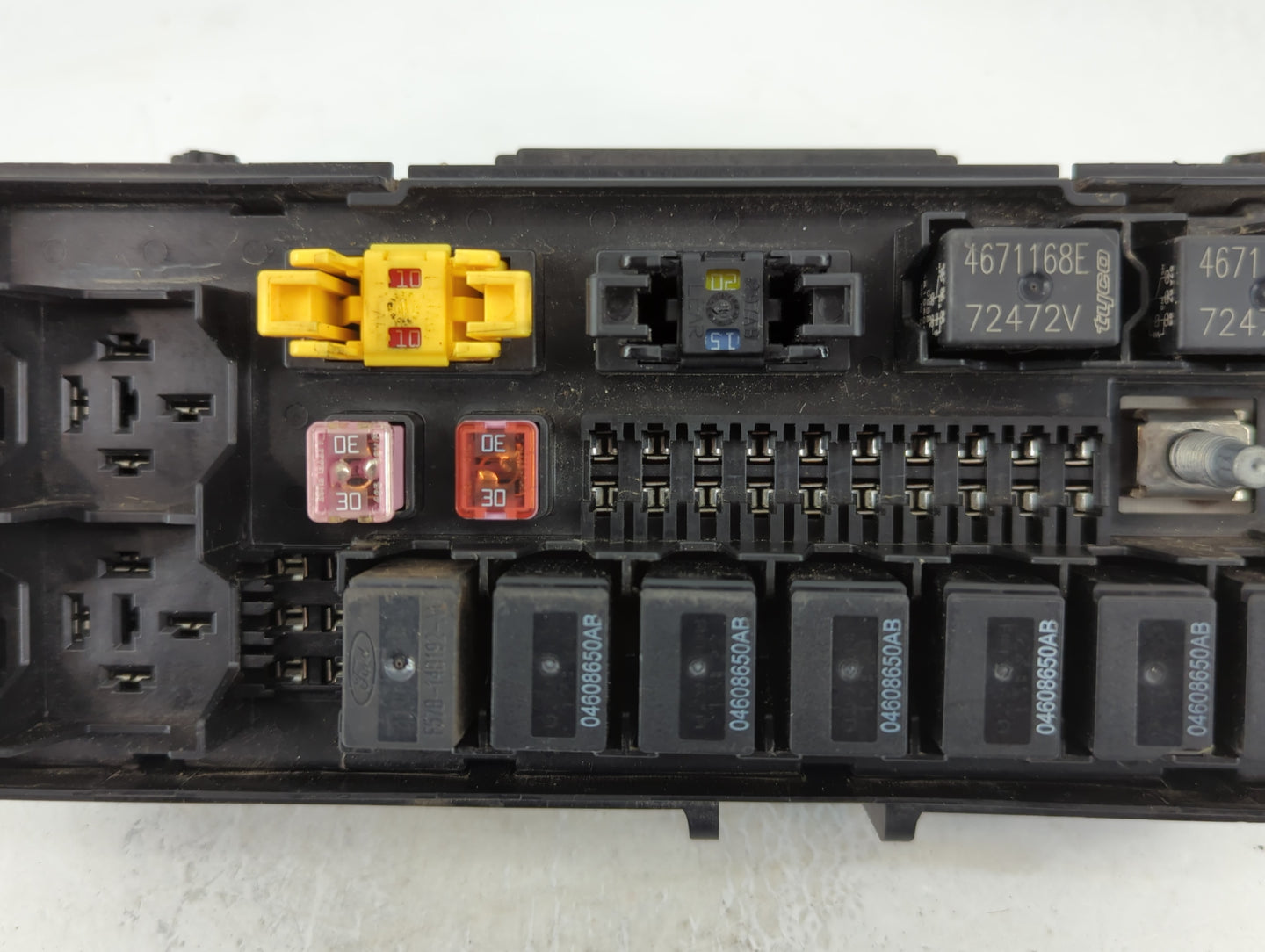 2009-2009 Jeep Commander Fusebox Fuse Box Relay Module Tipm 04692216aa - Oemusedautoparts1.com