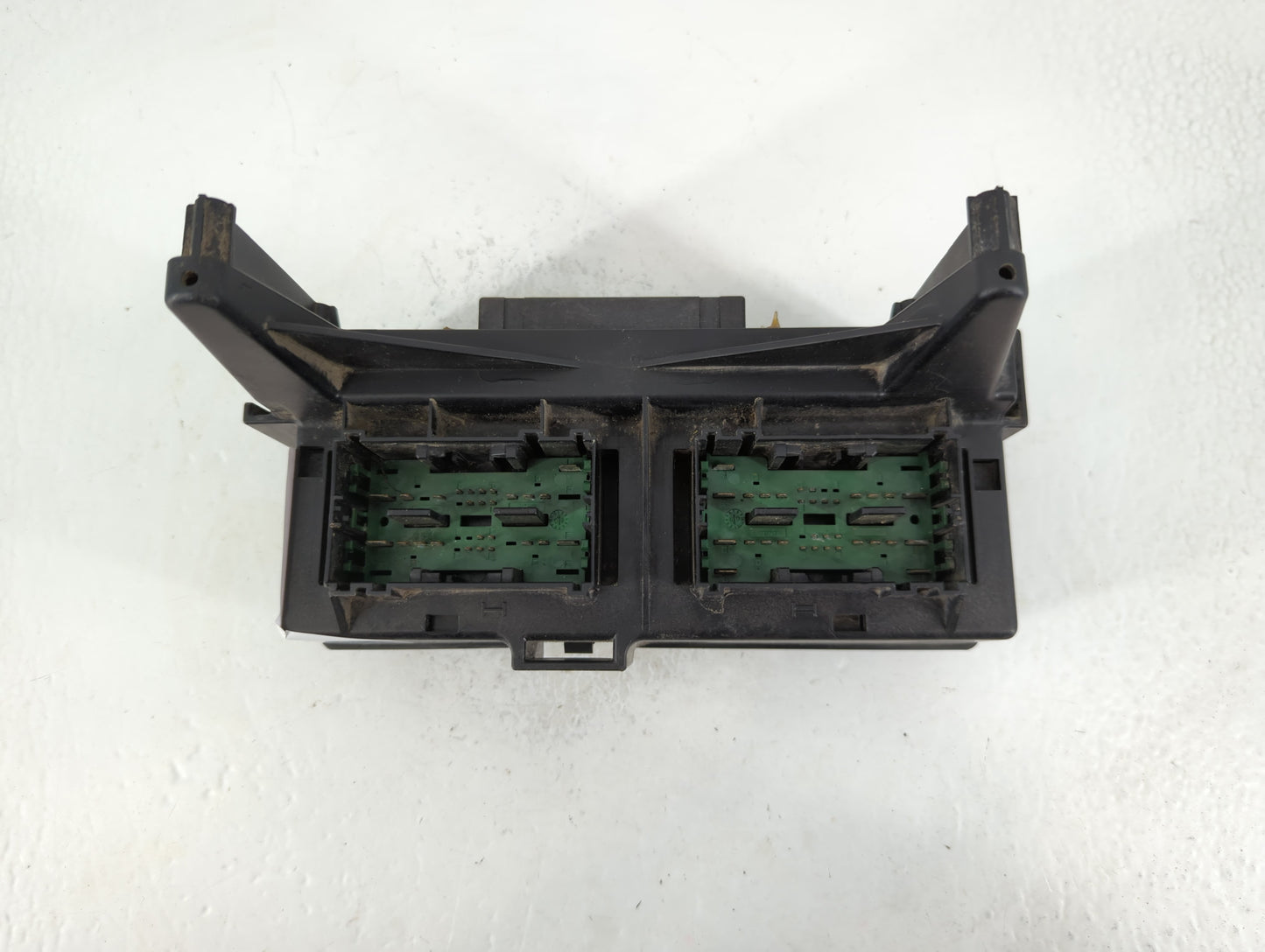 2009-2009 Jeep Commander Fusebox Fuse Box Relay Module Tipm 04692216aa - Oemusedautoparts1.com