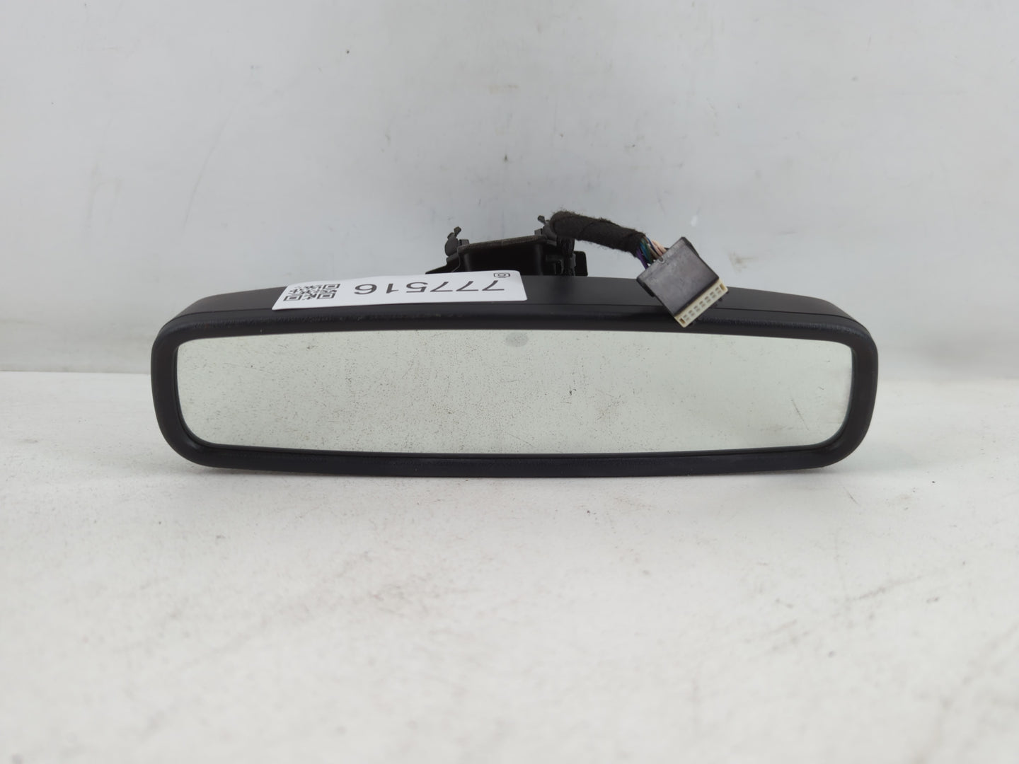 2000-2003 Volkswagen Eurovan Interior Rear View Mirror Replacement OEM P/N:016532 E11026532 Fits Fits 2000 2001 2002 2003 OEM Used Auto Parts - Oemusedautoparts1.com