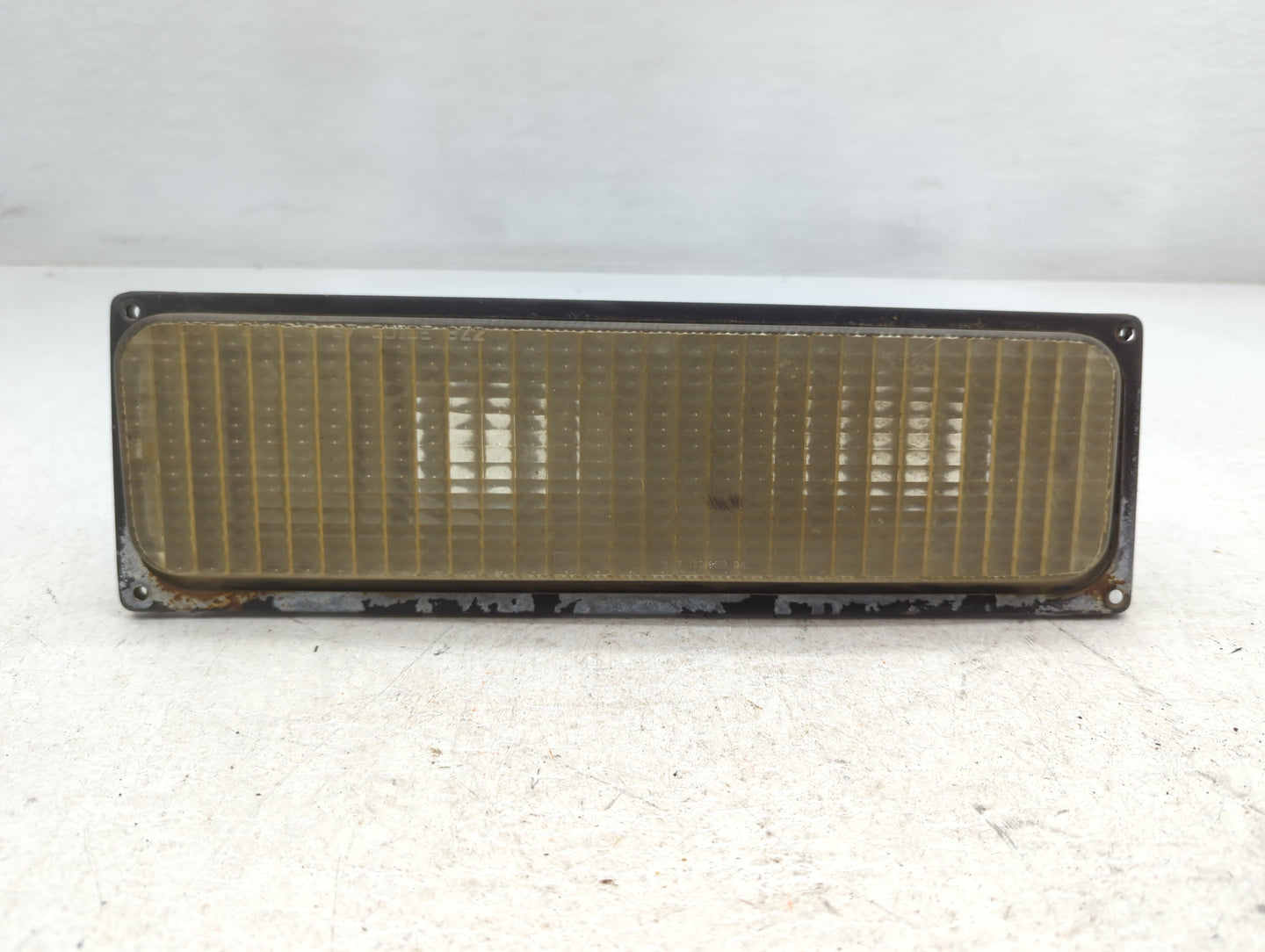 Chevrolet C1500 Driver Left Oem Head Light Headlight Lamp - Oemusedautoparts1.com