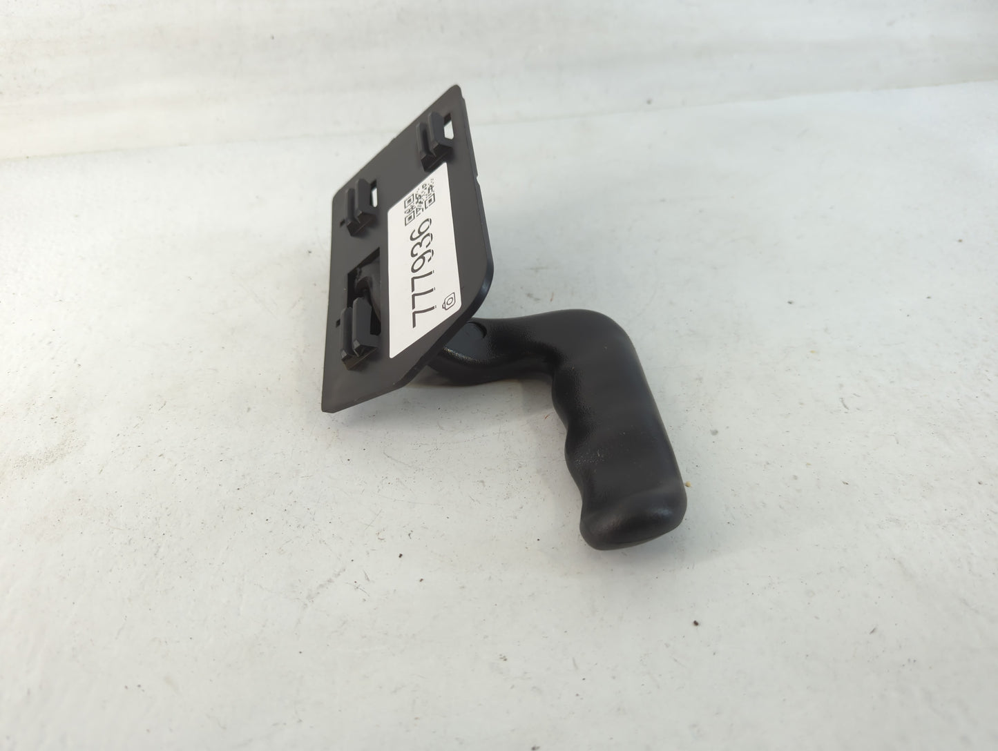 2000 Chevrolet Silverado 1500 Passenger Side Front Inside Door Handle Oem - Oemusedautoparts1.com