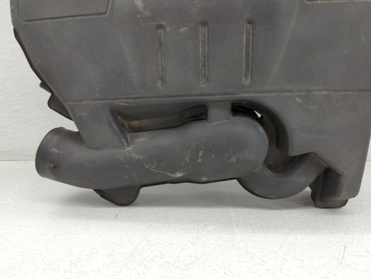 2010 Saturn Aura Engine Cover - Oemusedautoparts1.com