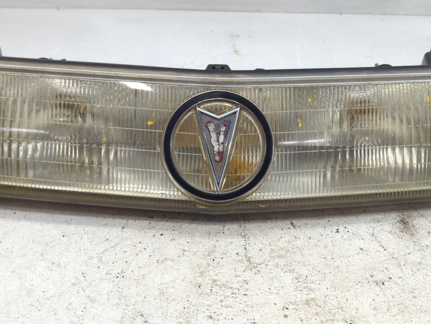 1996 Chevrolet Gp3500 Driver Left Oem Head Light Headlight Lamp - Oemusedautoparts1.com