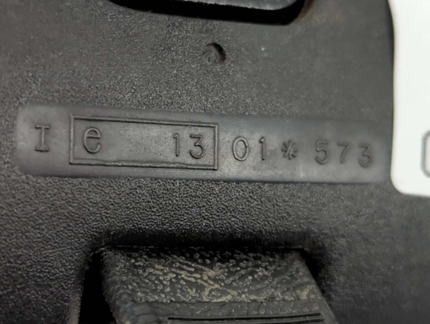 1992 Gm Trucks Ct1500 Interior Rear View Mirror Replacement OEM P/N:E1301573 Fits OEM Used Auto Parts - Oemusedautoparts1.com