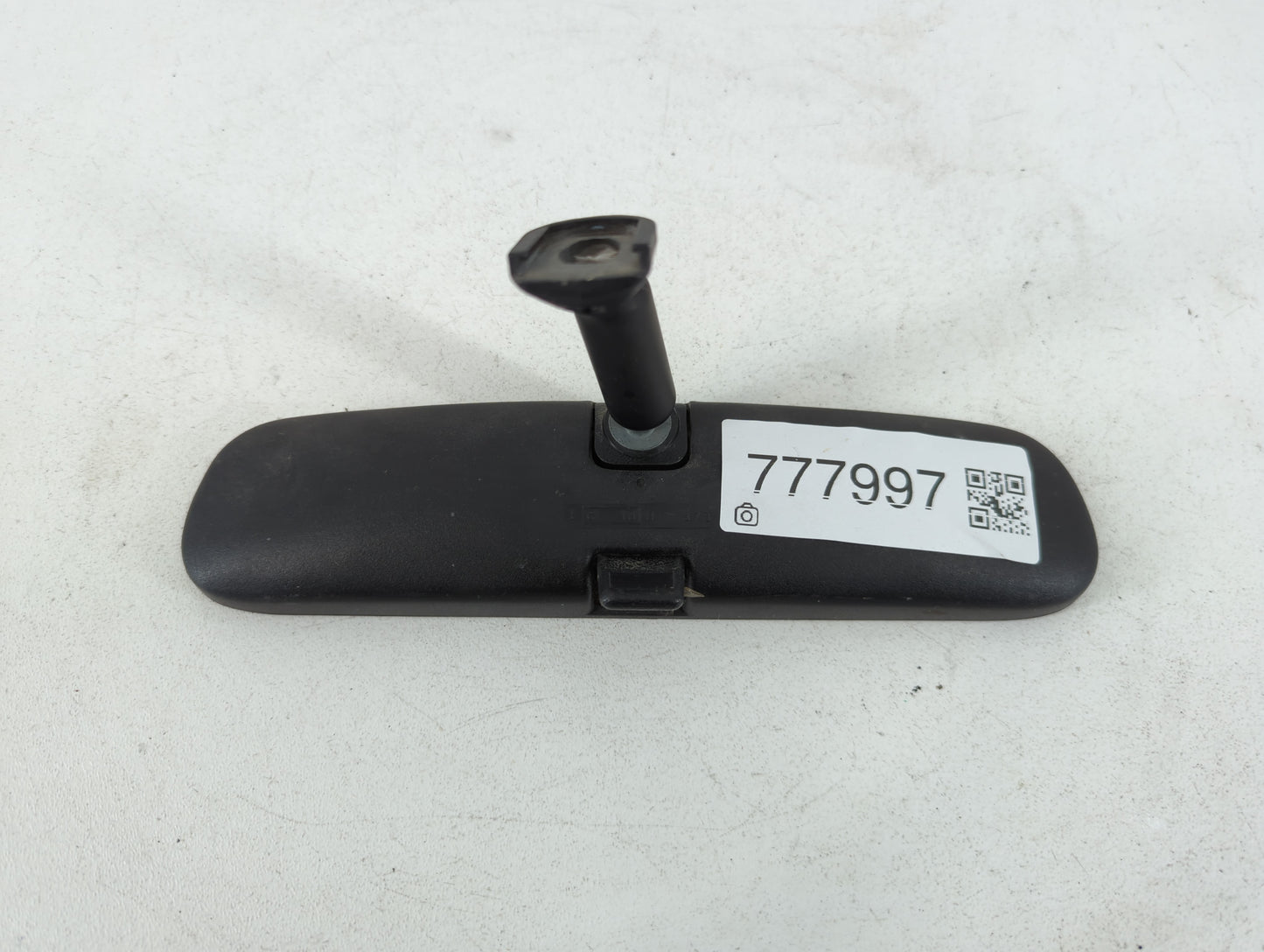 1992 Gm Trucks Ct1500 Interior Rear View Mirror Replacement OEM P/N:E1301573 Fits OEM Used Auto Parts - Oemusedautoparts1.com