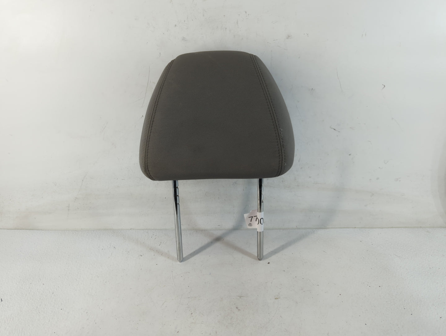 2011-2012 Chevrolet Malibu Headrest Head Rest Front Driver Passenger Seat Fits Fits 2011 2012 OEM Used Auto Parts - Oemusedautoparts1.com