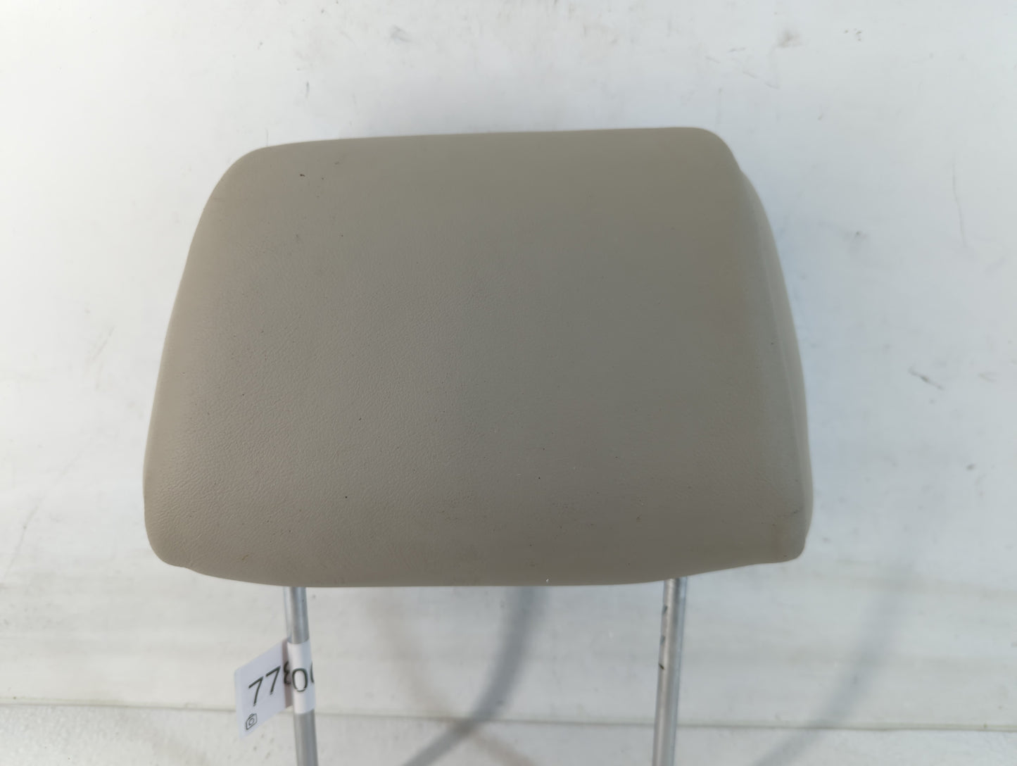 2007 Cadillac Dts Headrest Head Rest Rear Center Seat Fits OEM Used Auto Parts - Oemusedautoparts1.com