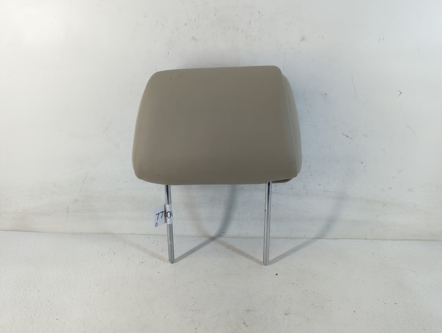 2007 Cadillac Dts Headrest Head Rest Rear Center Seat Fits OEM Used Auto Parts - Oemusedautoparts1.com