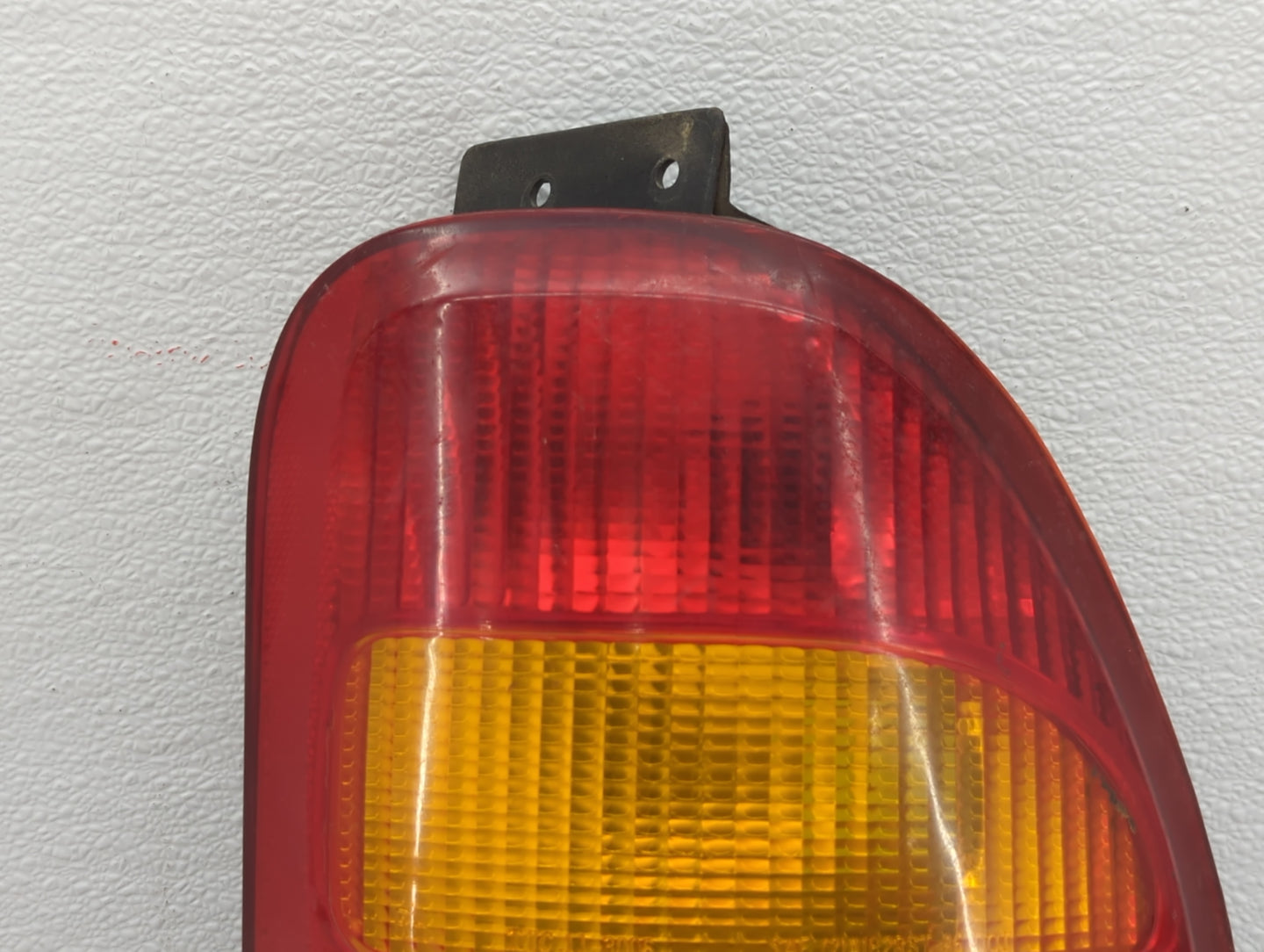 1995-1998 Ford Windstar Tail Light Assembly Passenger Right OEM P/N:11-3006B Fits Fits 1995 1996 1997 1998 OEM Used Auto Parts - Oemusedautoparts1.com