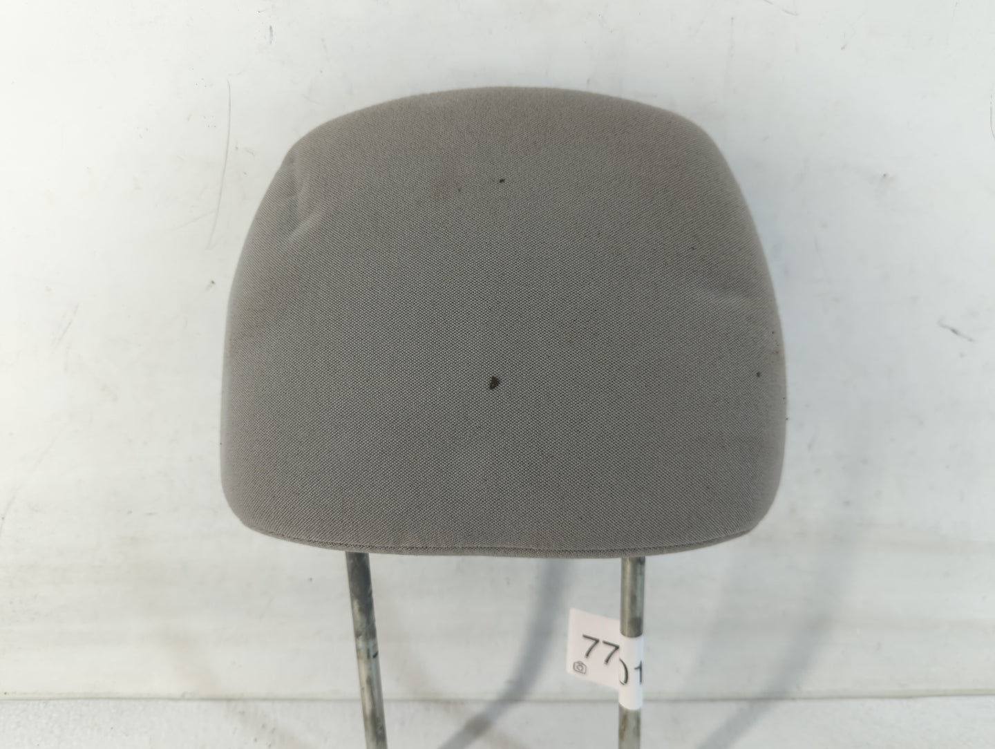 2008 Pontiac G5 Headrest Head Rest Rear Center Seat Fits OEM Used Auto Parts - Oemusedautoparts1.com