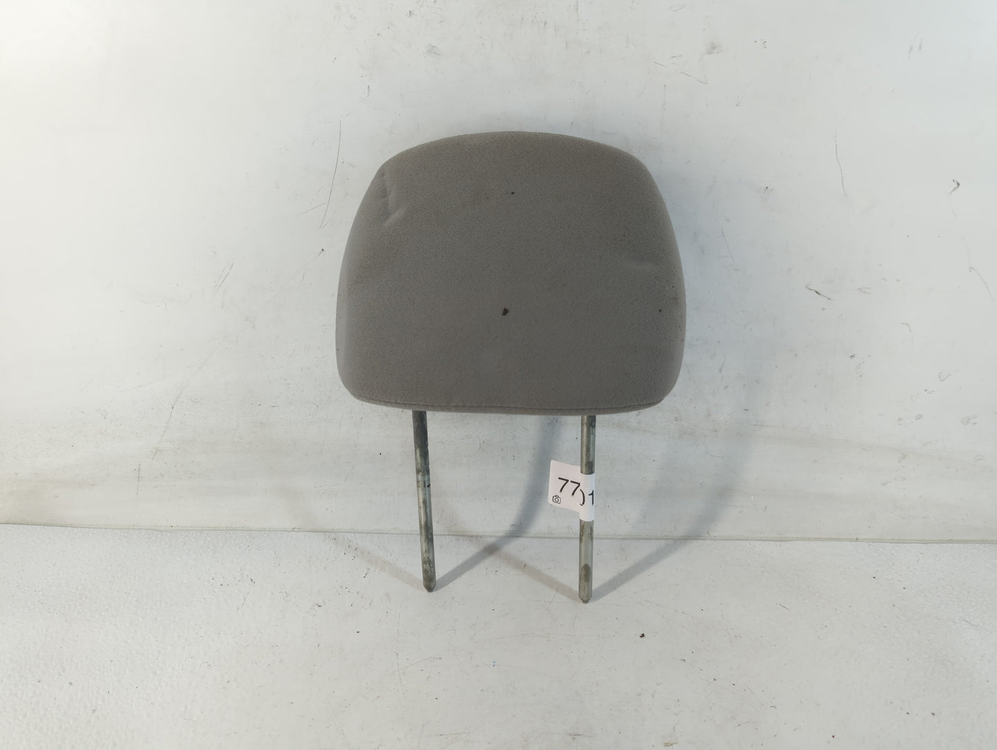 2008 Pontiac G5 Headrest Head Rest Rear Center Seat Fits OEM Used Auto Parts - Oemusedautoparts1.com