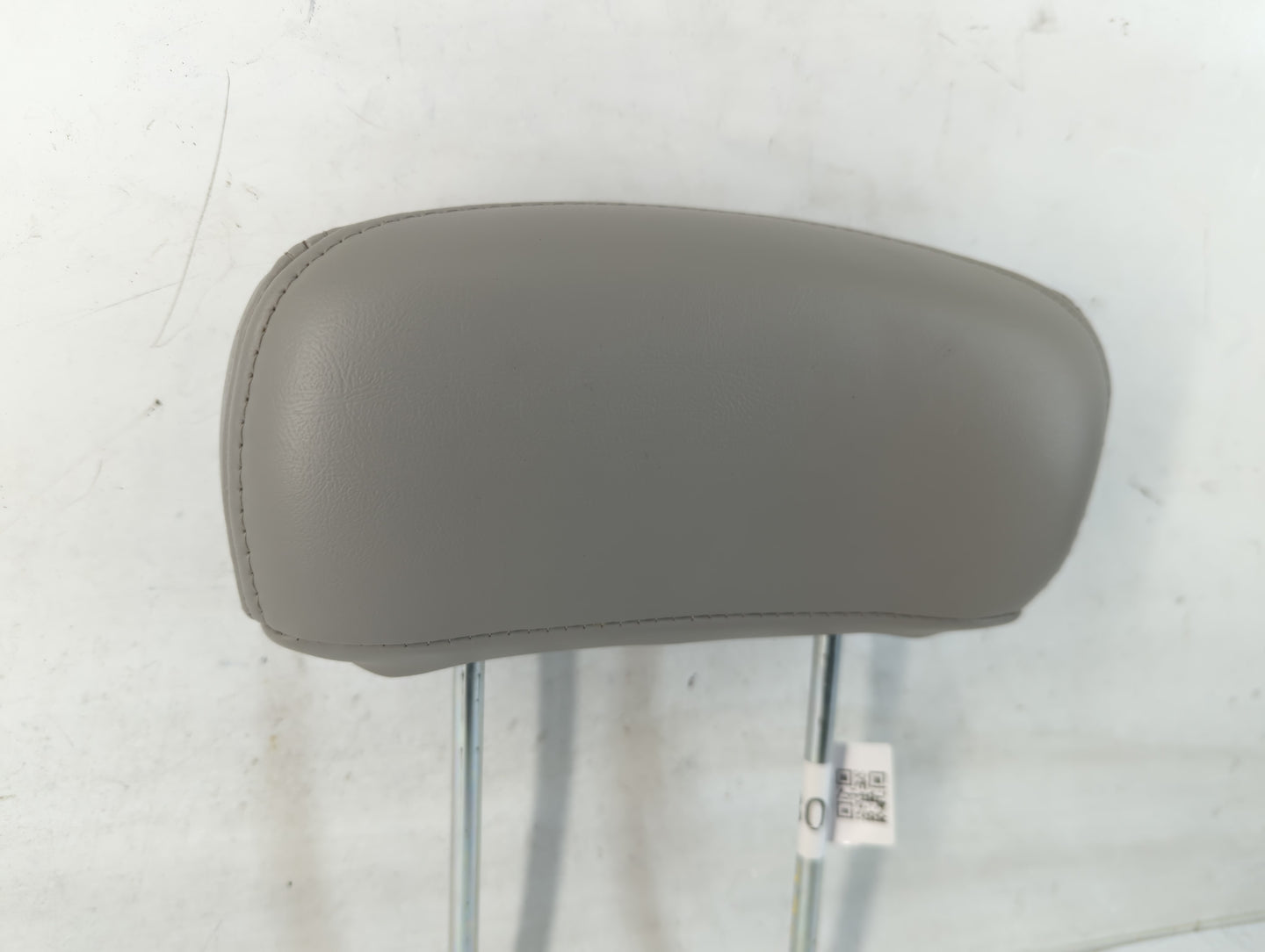 0 Chevrolet Malibu Headrest Head Rest Rear Center Seat Fits OEM Used Auto Parts - Oemusedautoparts1.com