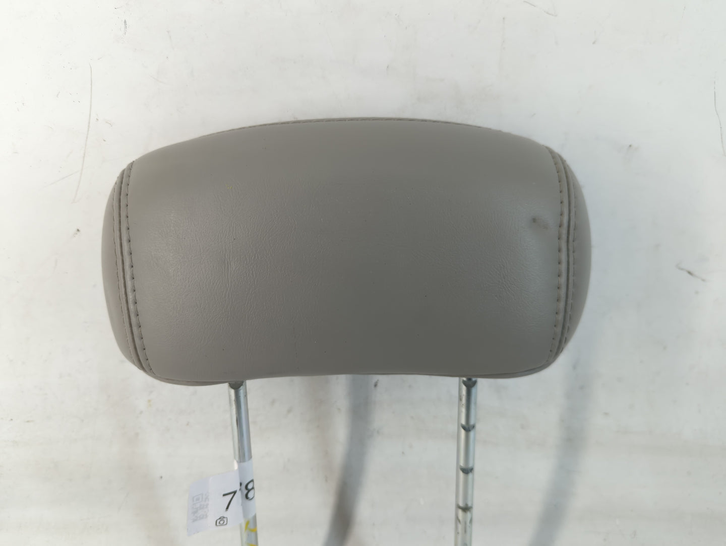 0 Chevrolet Malibu Headrest Head Rest Rear Center Seat Fits OEM Used Auto Parts - Oemusedautoparts1.com