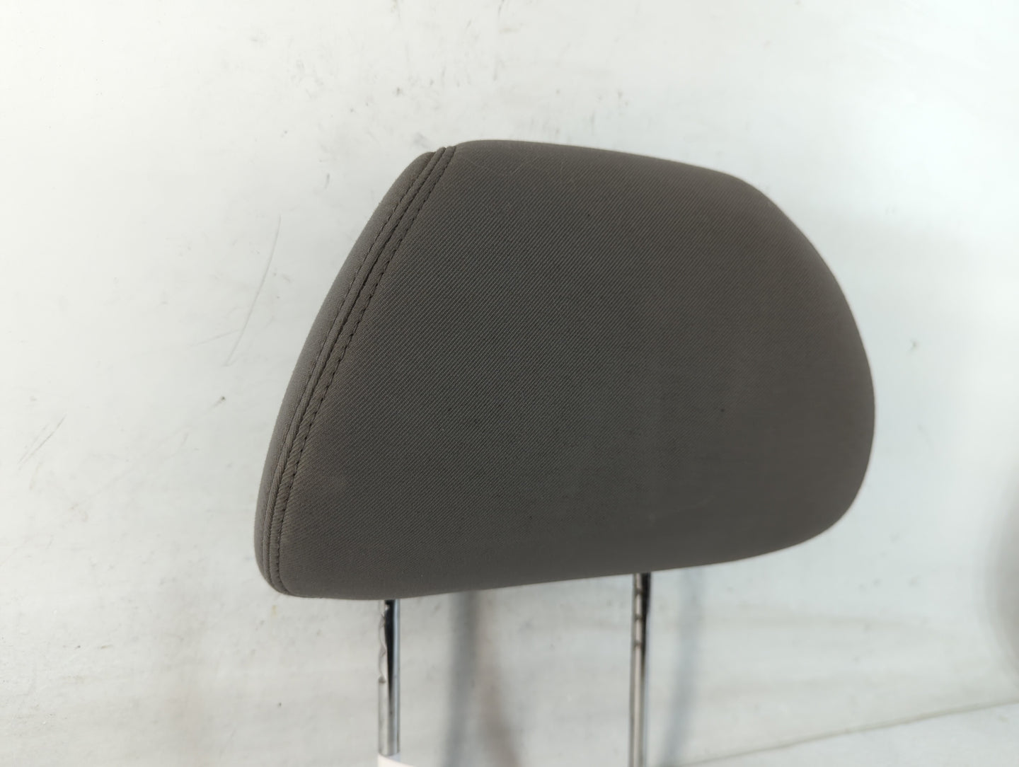 2011-2012 Chevrolet Malibu Headrest Head Rest Rear Seat Fits Fits 2011 2012 OEM Used Auto Parts - Oemusedautoparts1.com