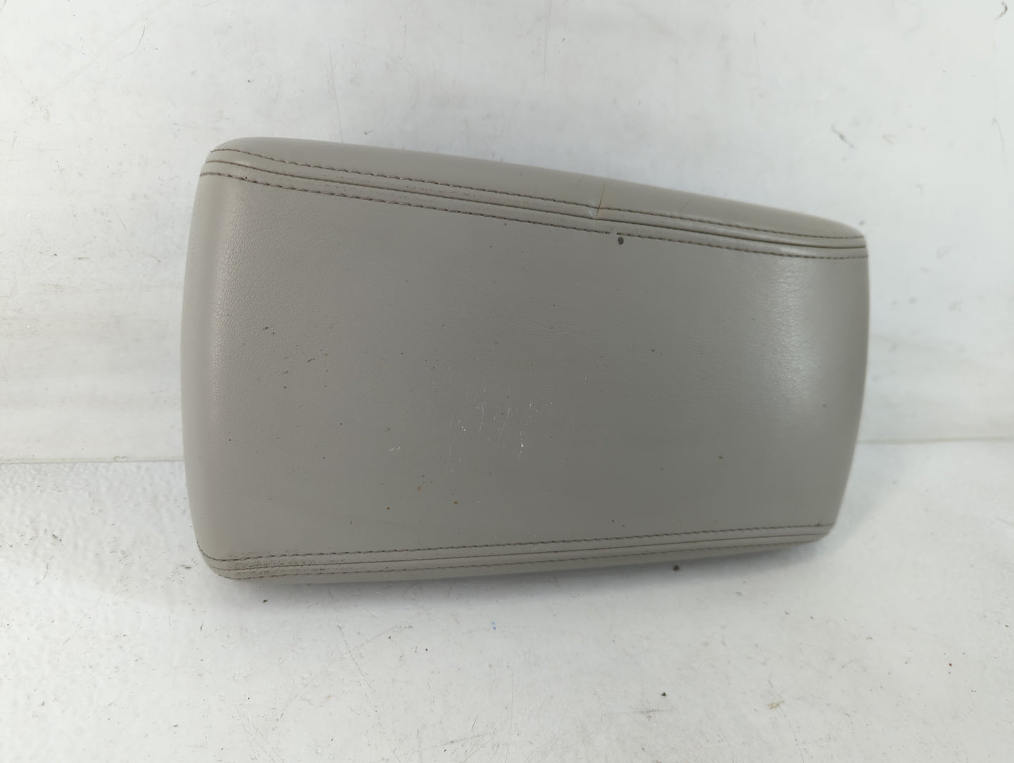2011 Chevrolet Impala Center Console Armrest Cover Lid Fits OEM Used Auto Parts - Oemusedautoparts1.com