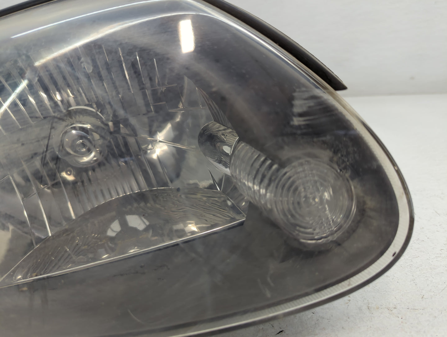 2003-2006 Hyundai Accent Passenger Right Oem Head Light Headlight Lamp - Oemusedautoparts1.com
