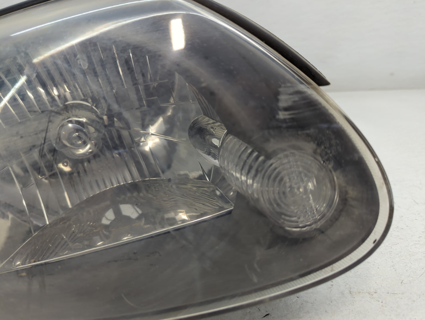 2003-2006 Hyundai Accent Passenger Right Oem Head Light Headlight Lamp - Oemusedautoparts1.com
